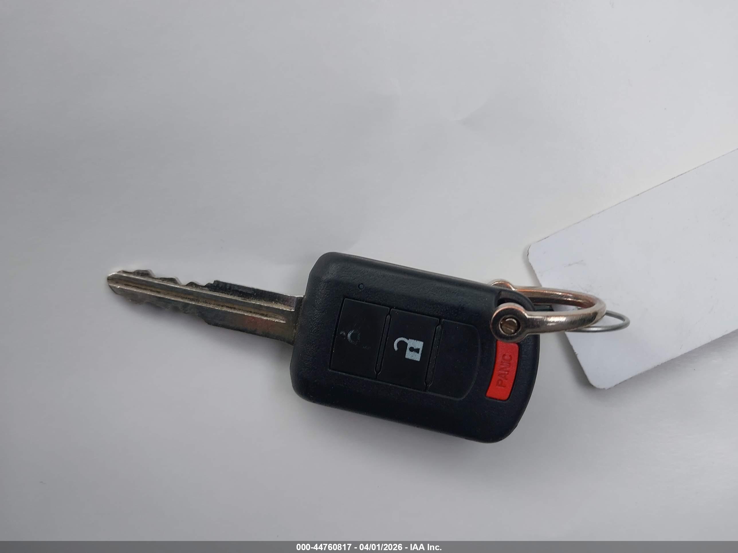 MITSUBISHI OUTLANDER image 11
