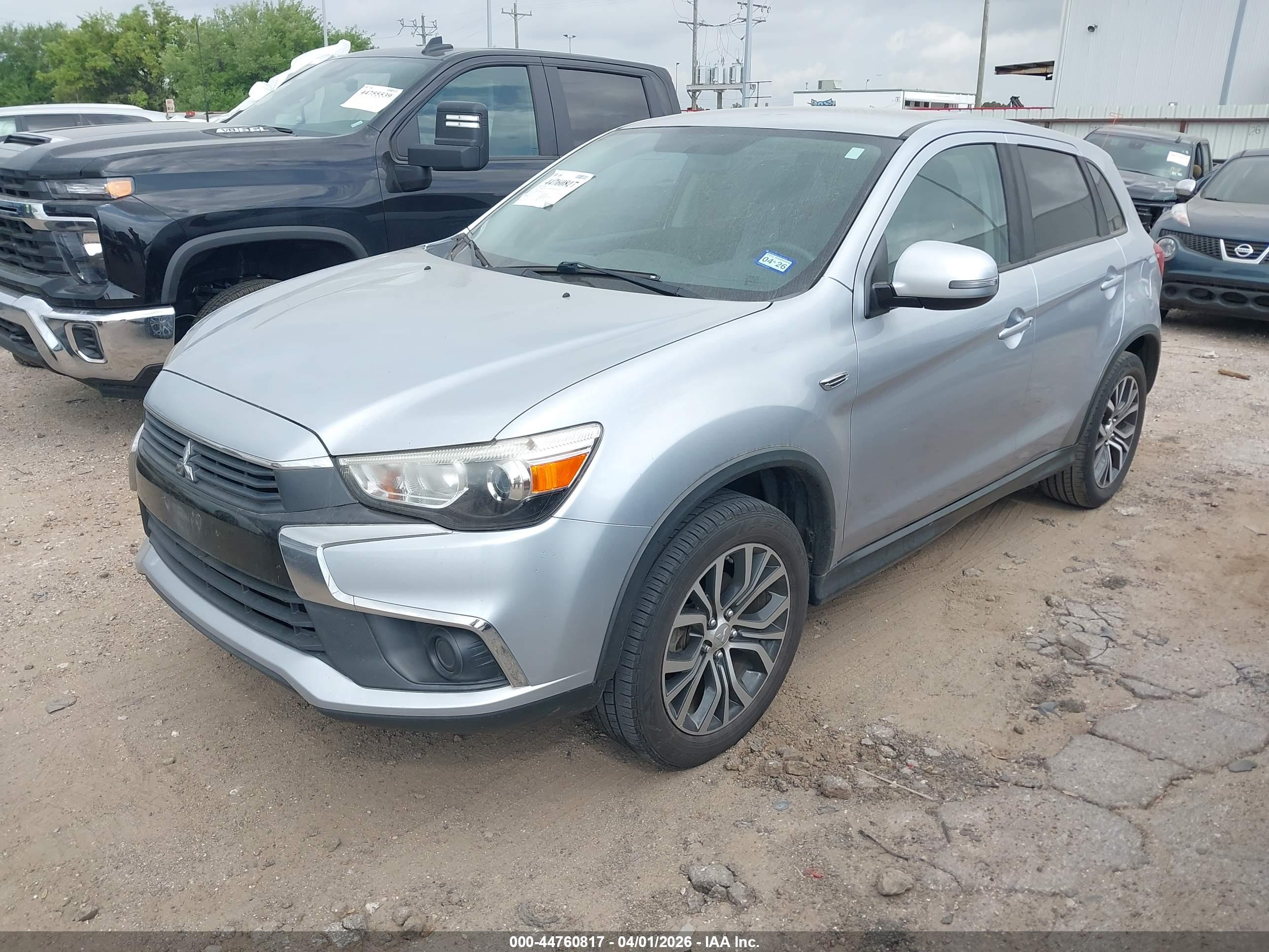 MITSUBISHI OUTLANDER image 2
