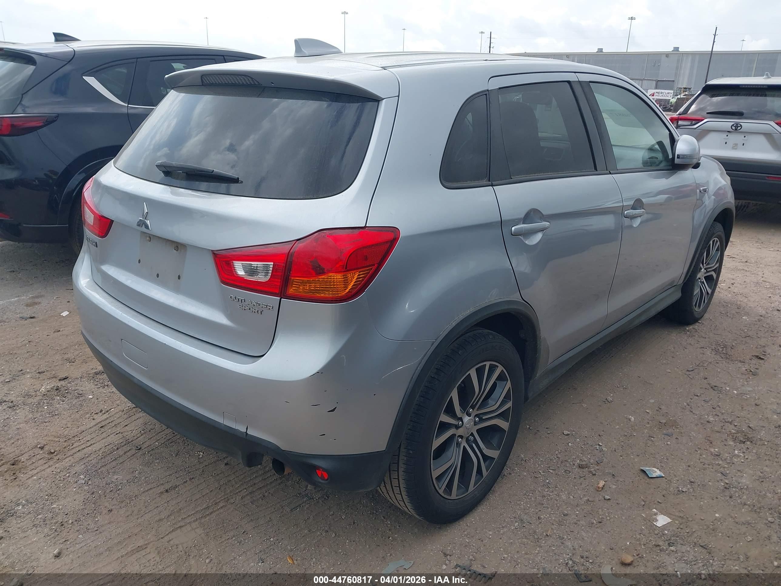 MITSUBISHI OUTLANDER image 4