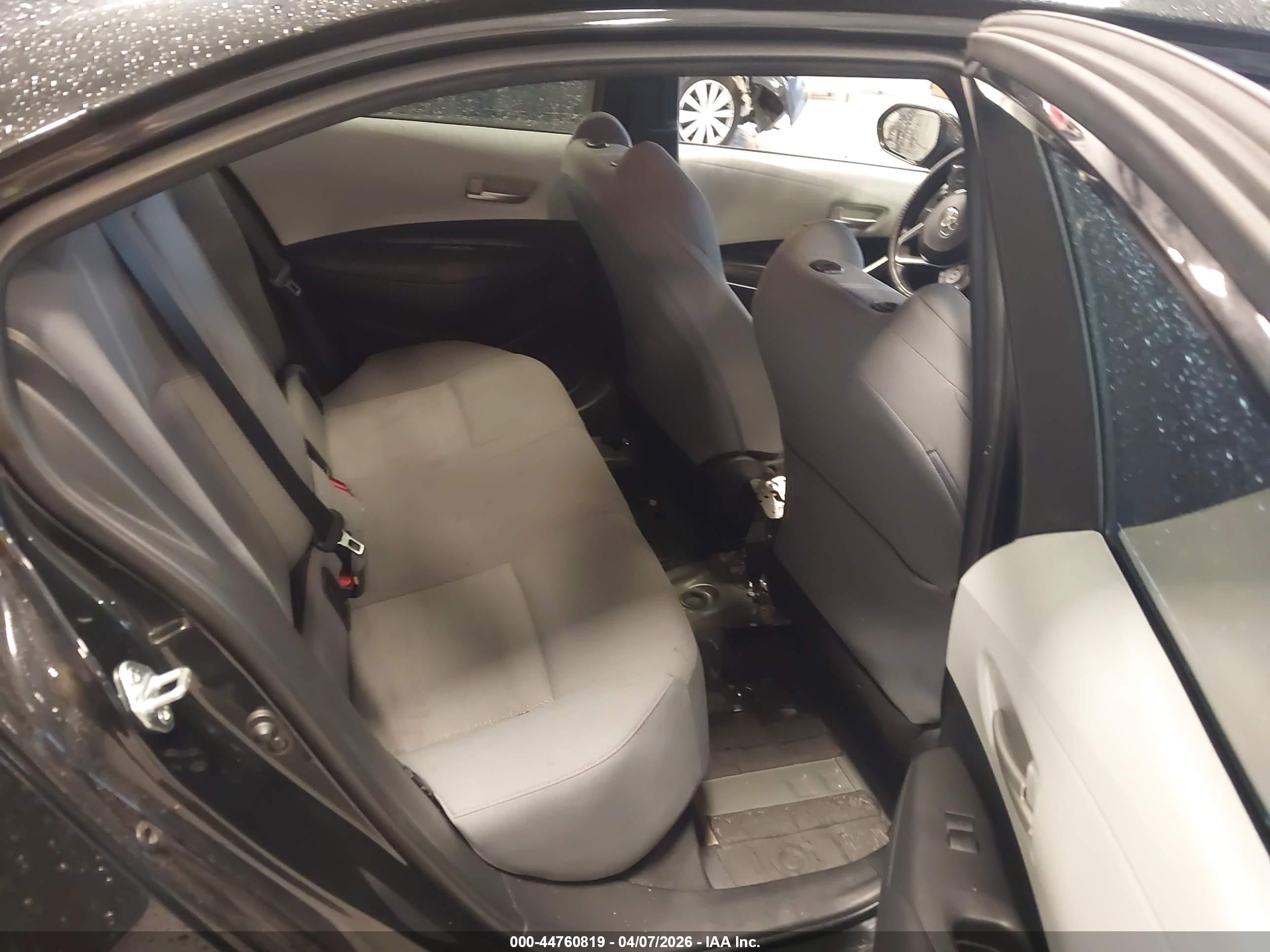 TOYOTA COROLLA image 8