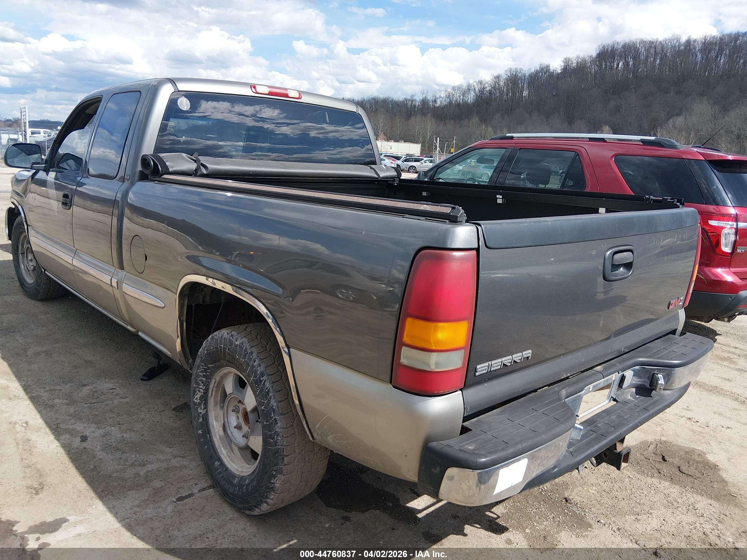 GMC SIERRA image 3
