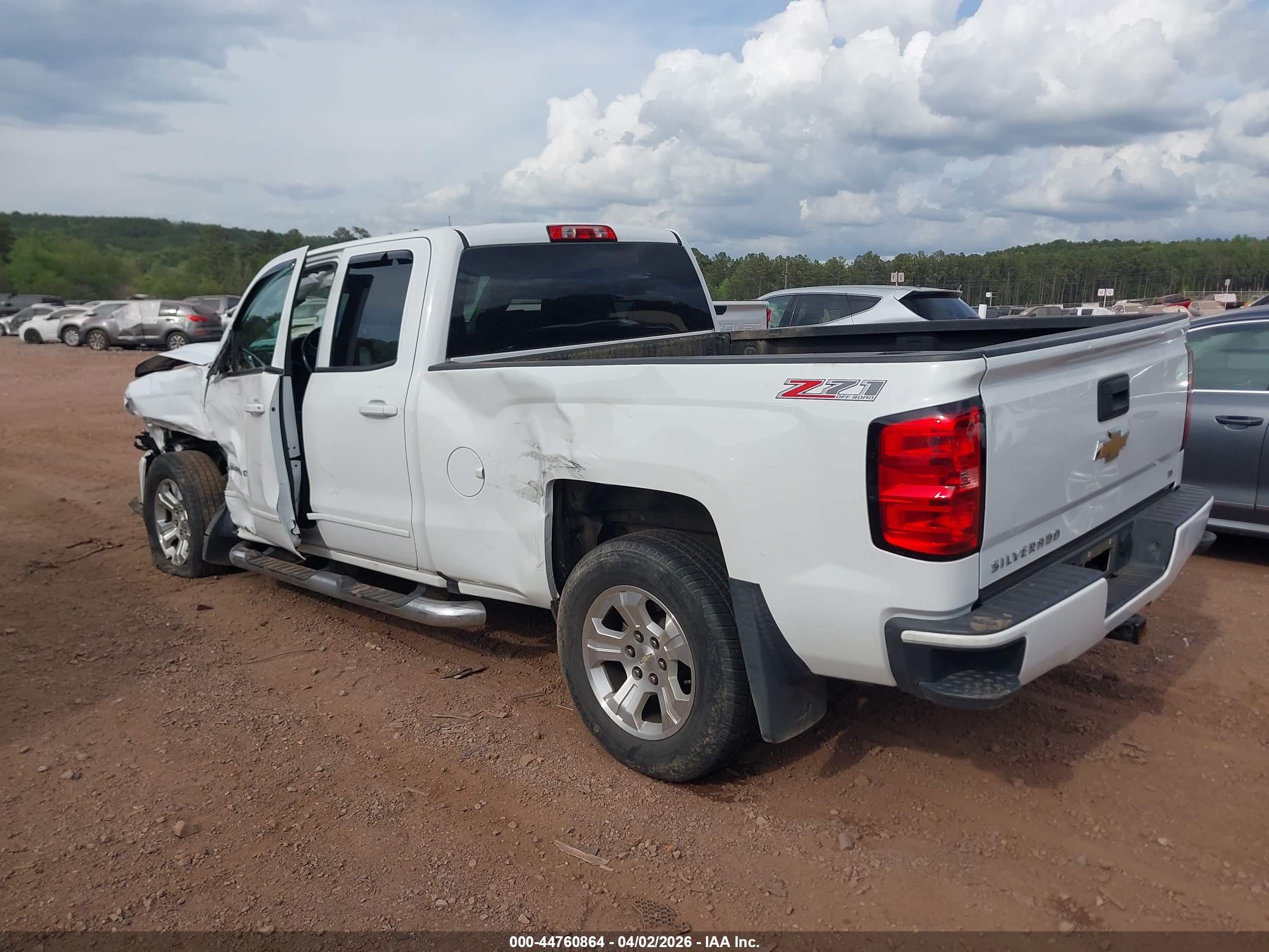 CHEVROLET SILVERADO image 3