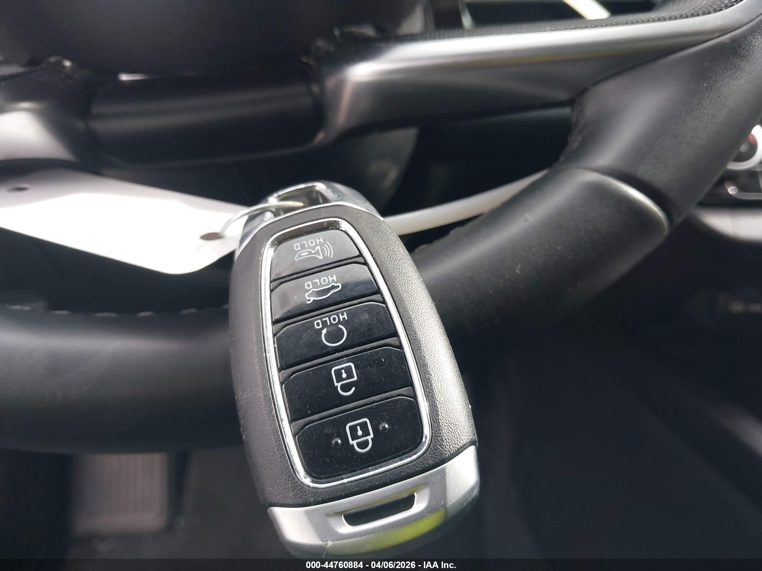 HYUNDAI ELANTRA image 11