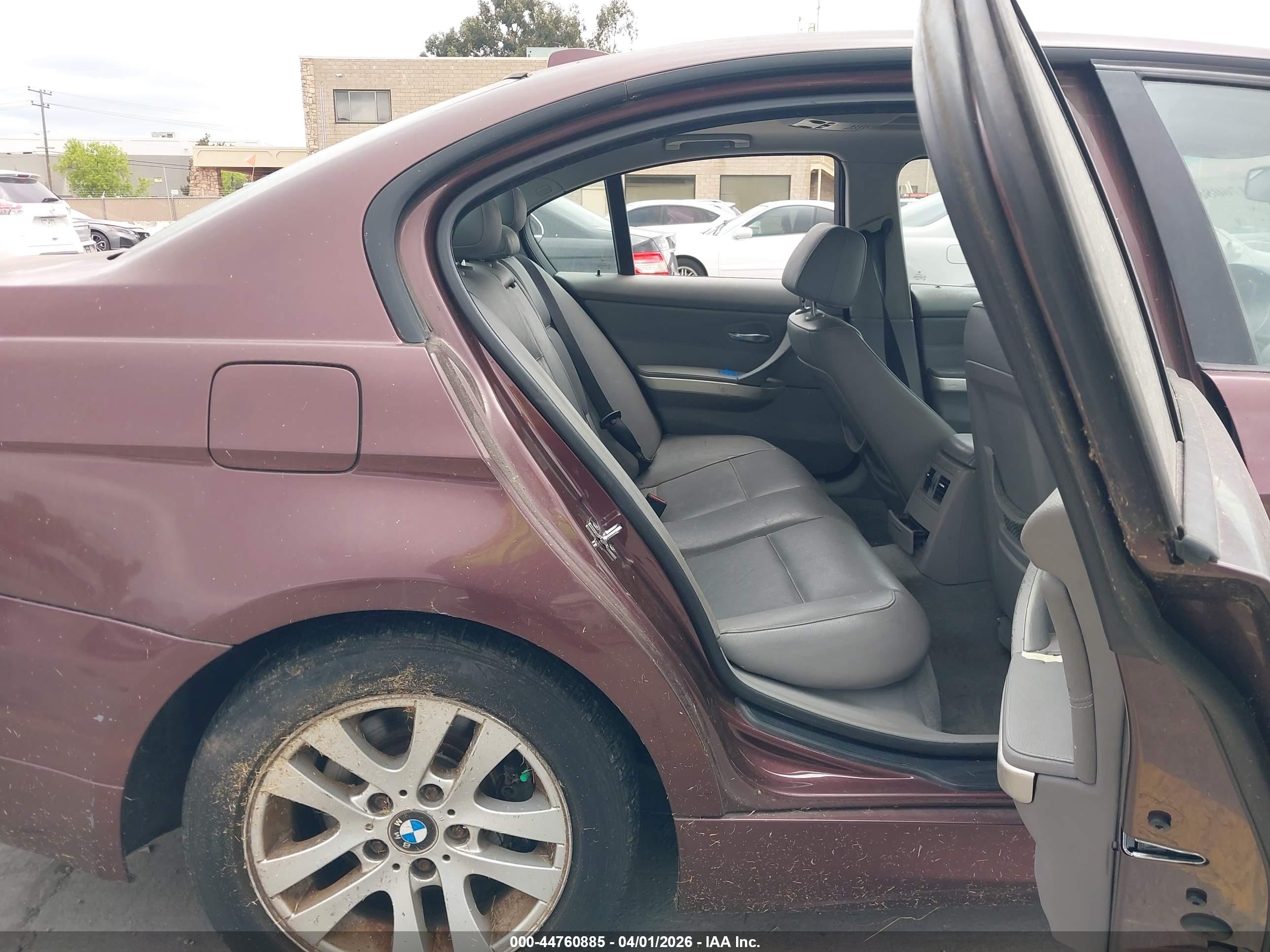 BMW 328I image 8