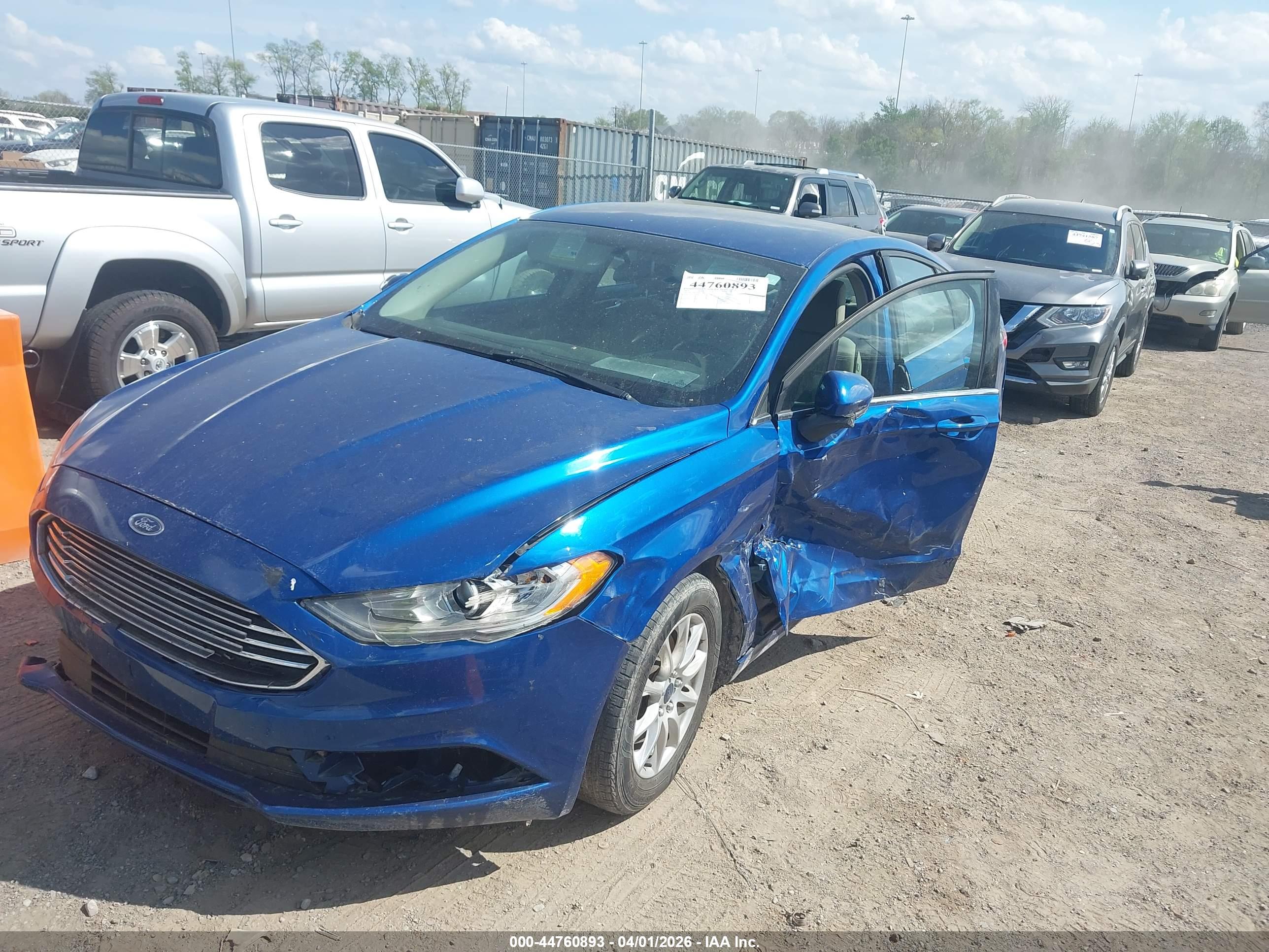 FORD FUSION image 2