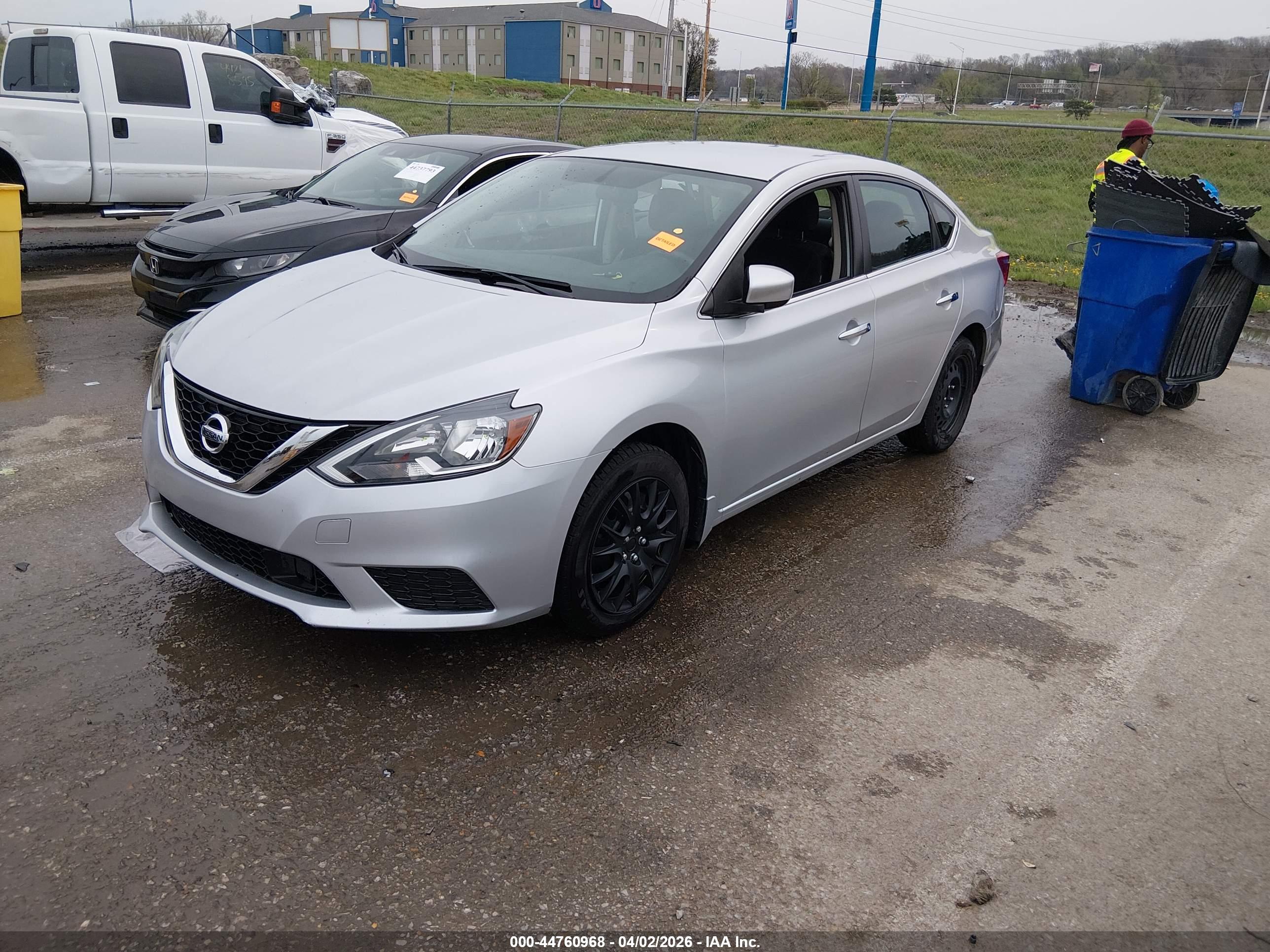 NISSAN SENTRA image 2