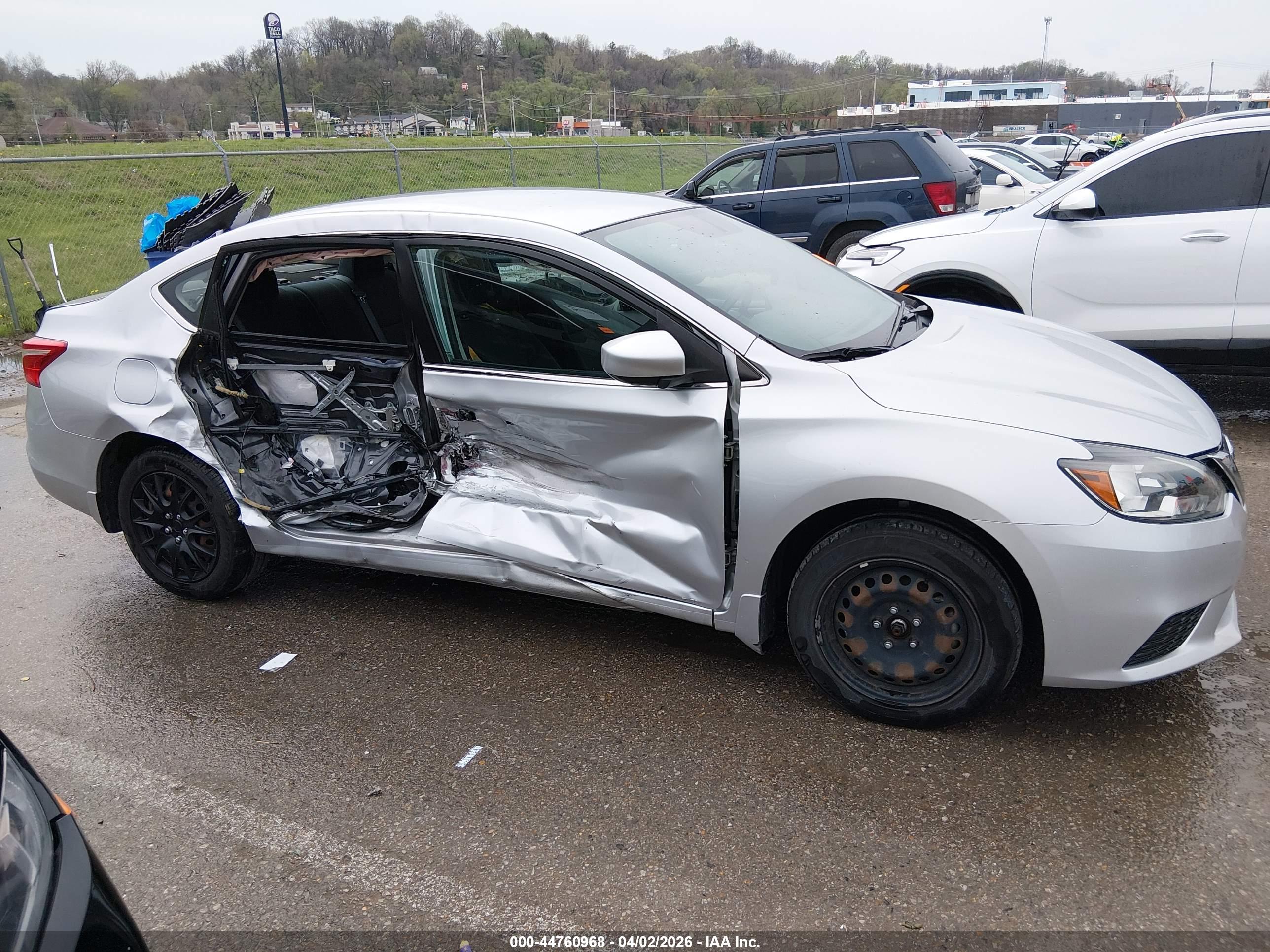 NISSAN SENTRA image 6