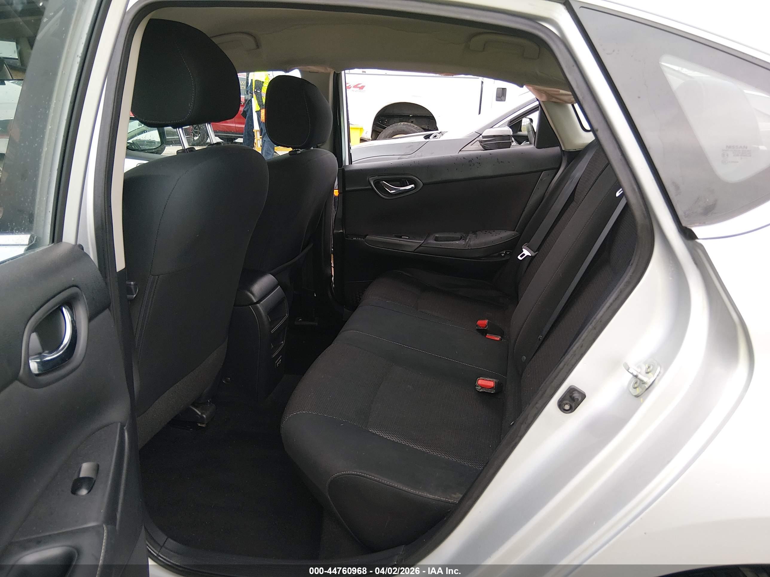 NISSAN SENTRA image 8
