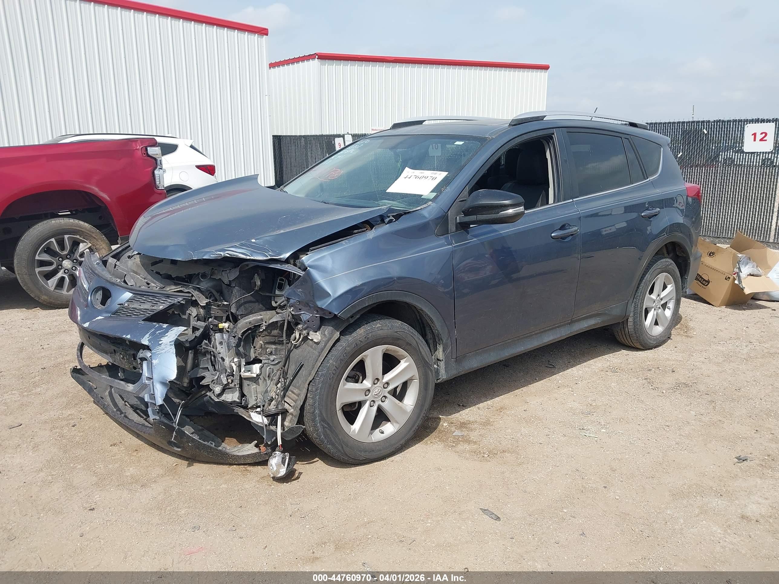 TOYOTA RAV4 image 2