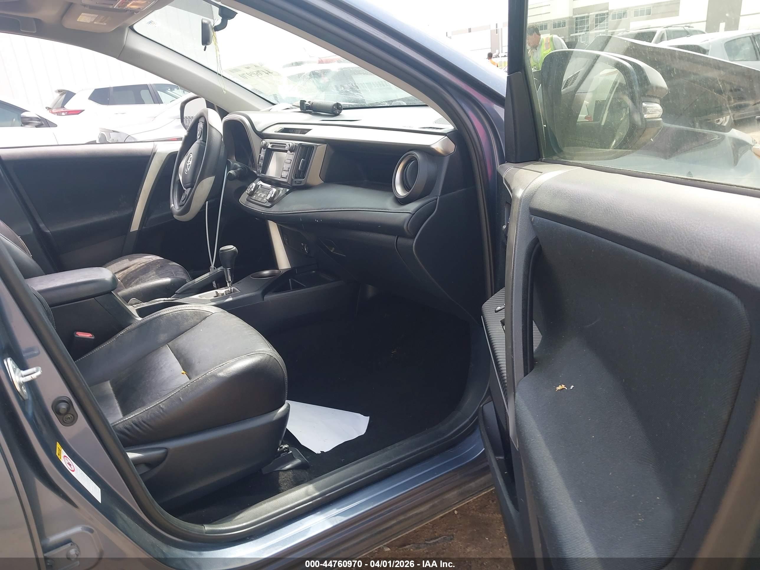 TOYOTA RAV4 image 5