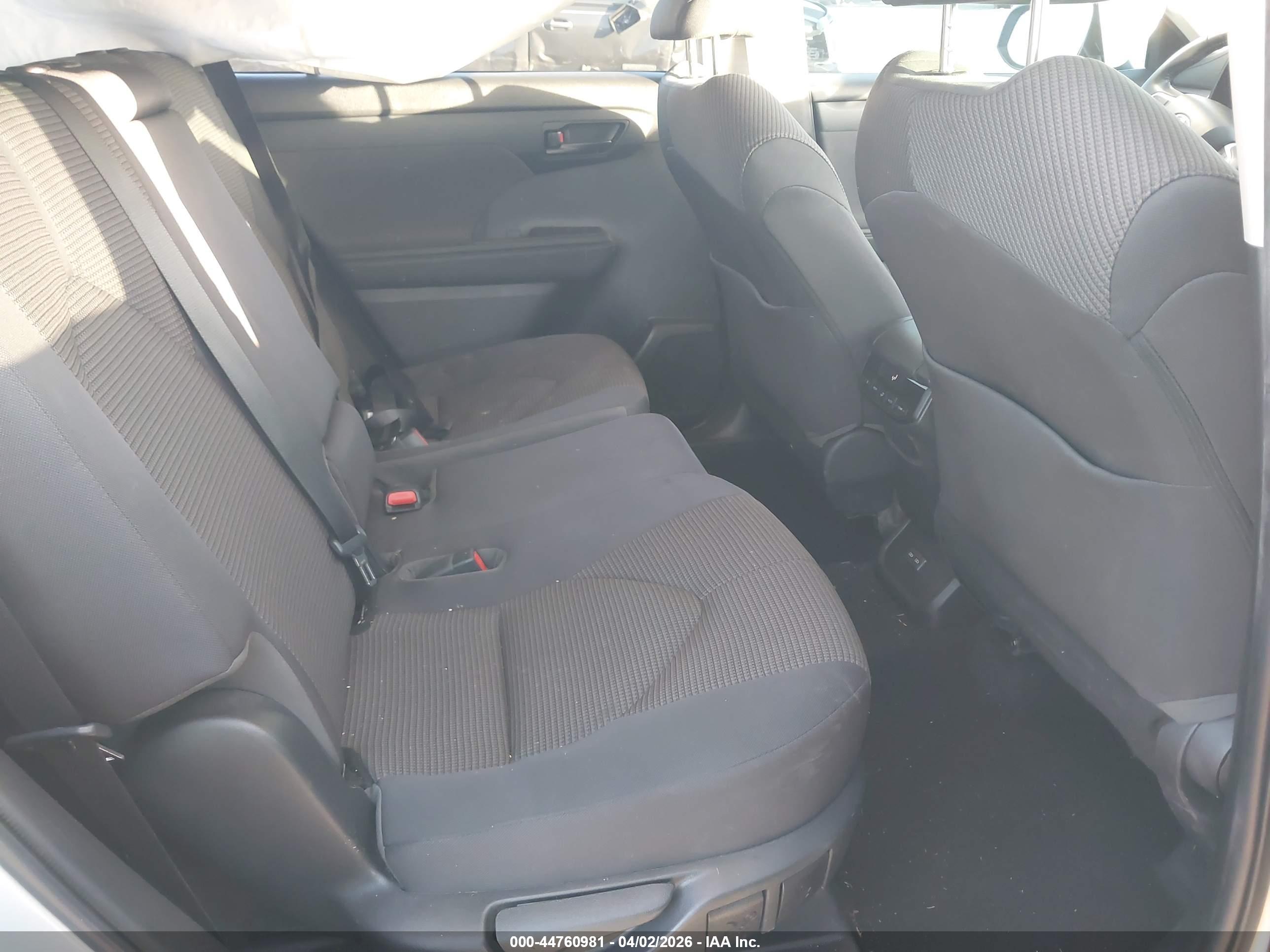 TOYOTA HIGHLANDER image 8