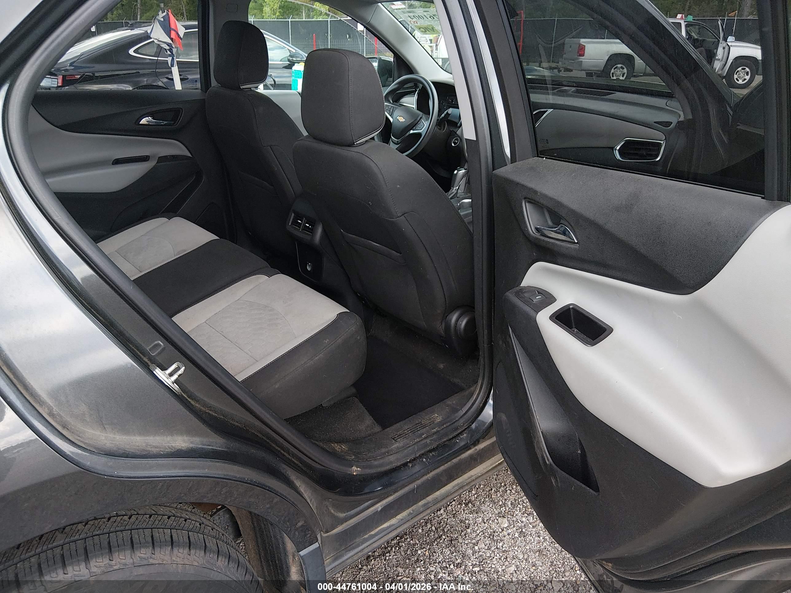 CHEVROLET EQUINOX image 8
