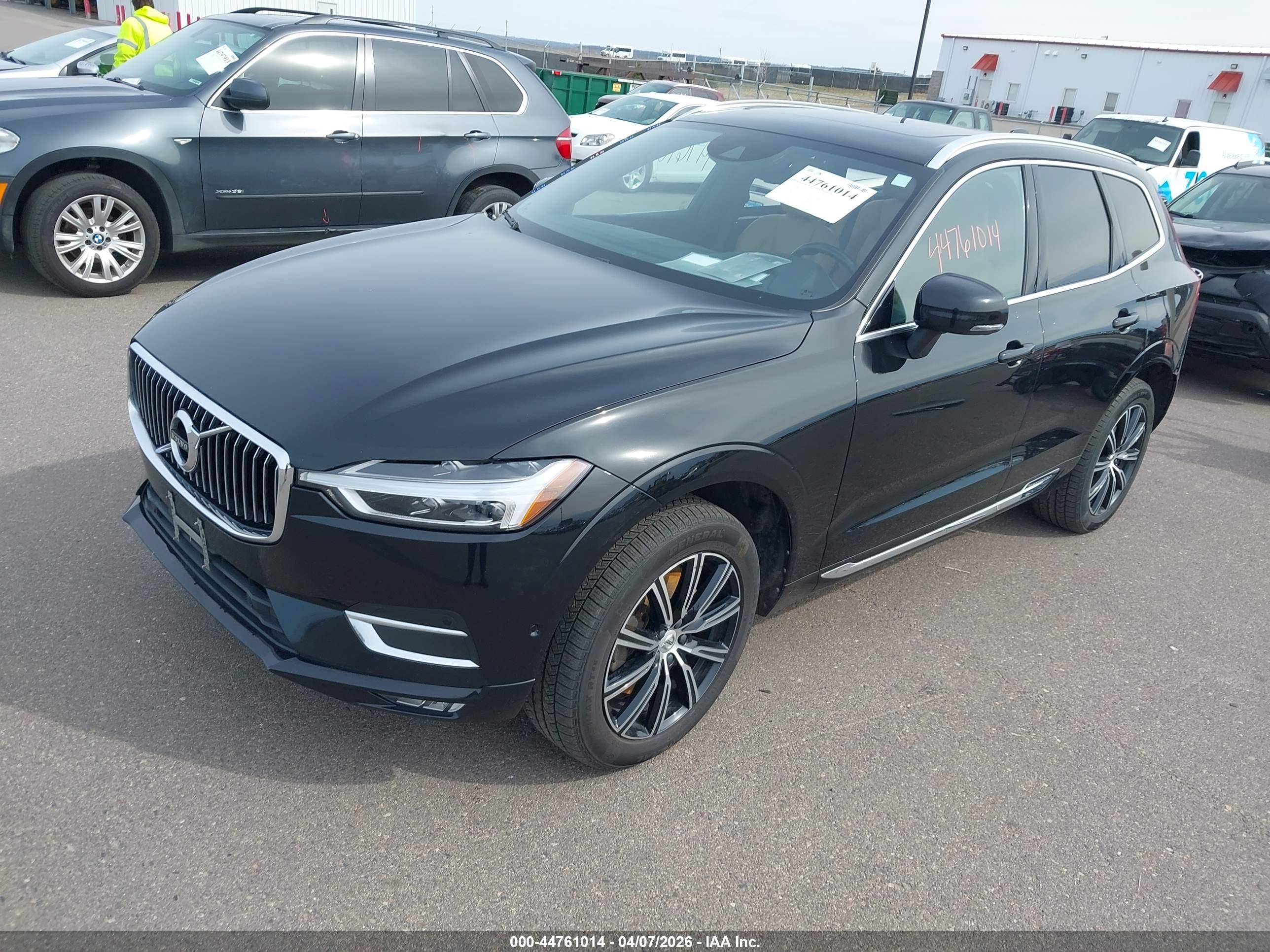 VOLVO XC60 image 2