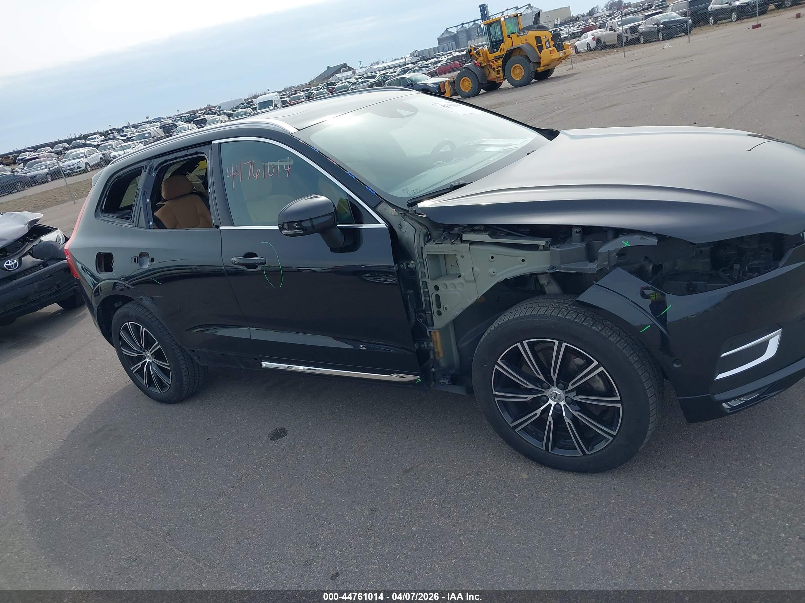 VOLVO XC60 image 6