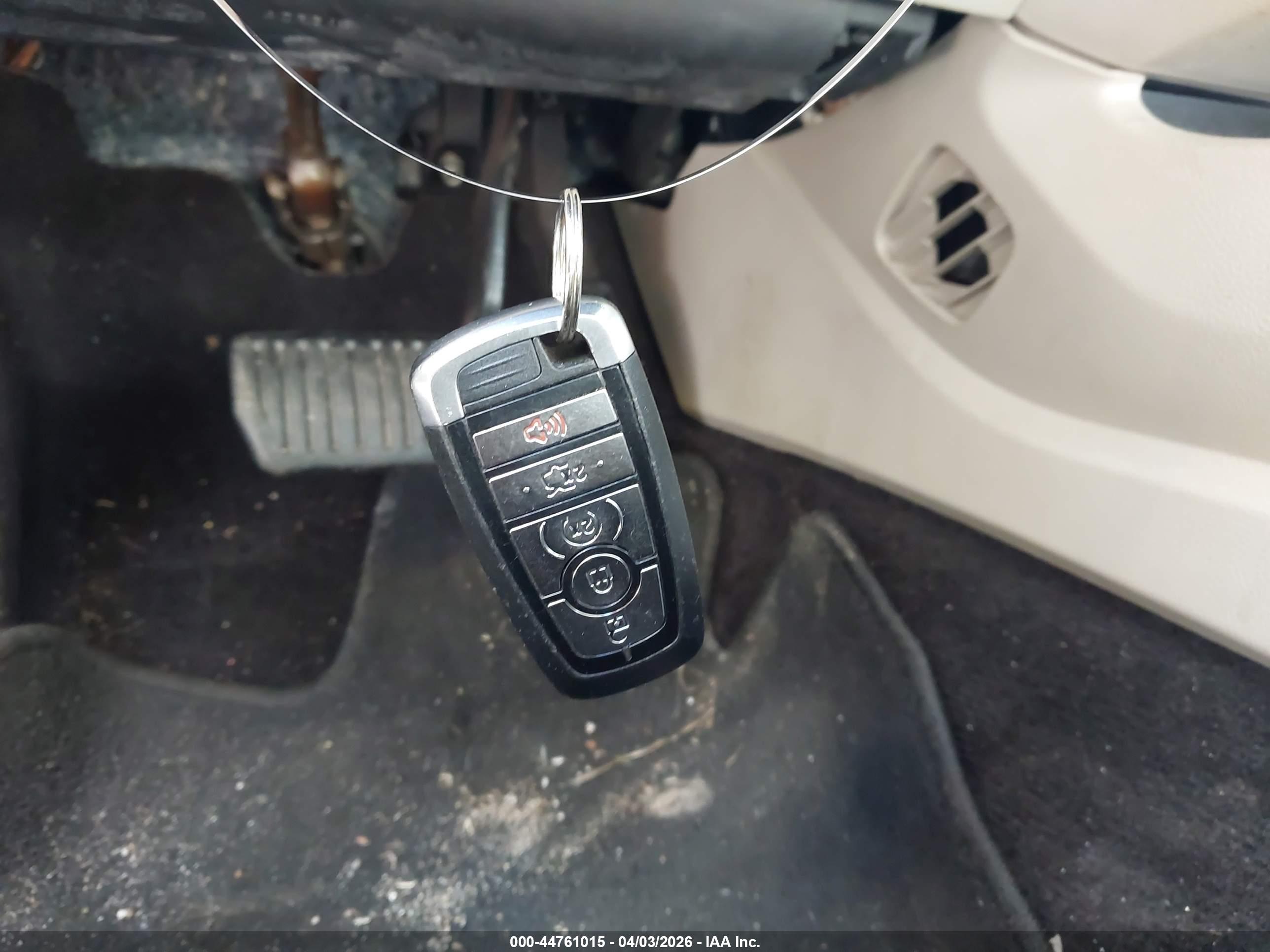 FORD FUSION image 11