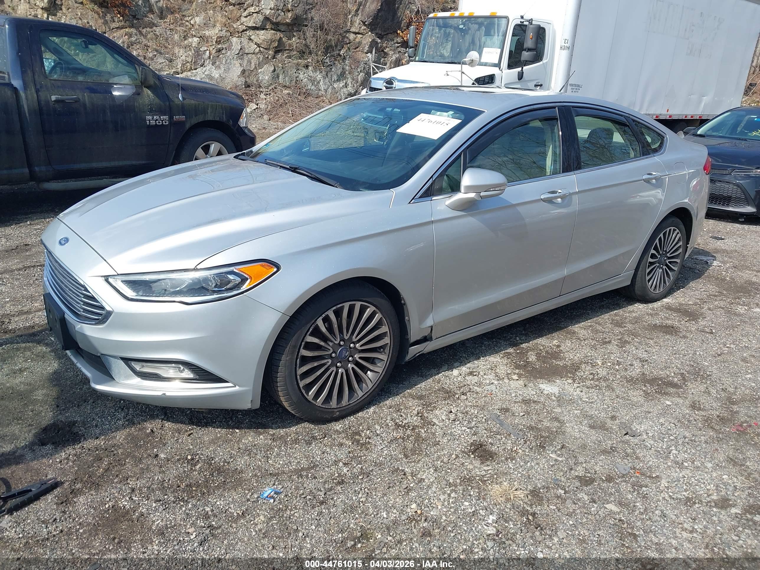 FORD FUSION image 2