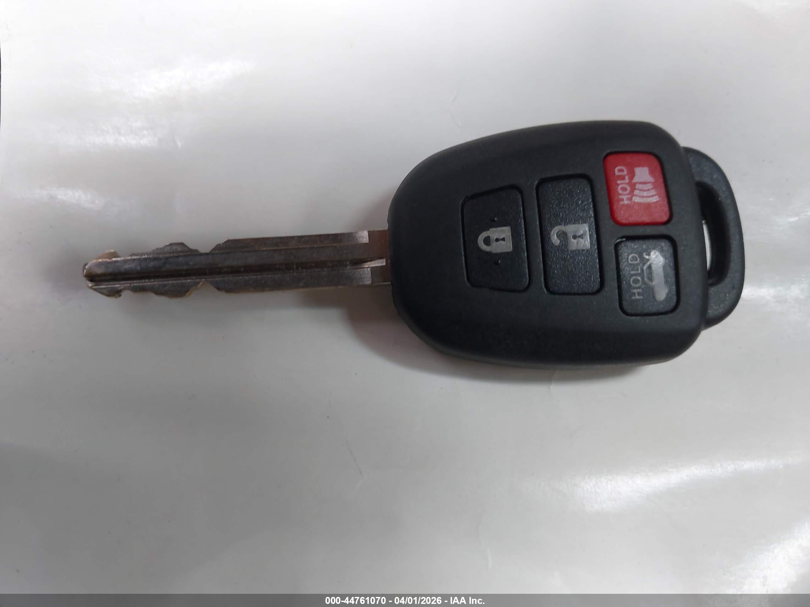 TOYOTA CAMRY image 11