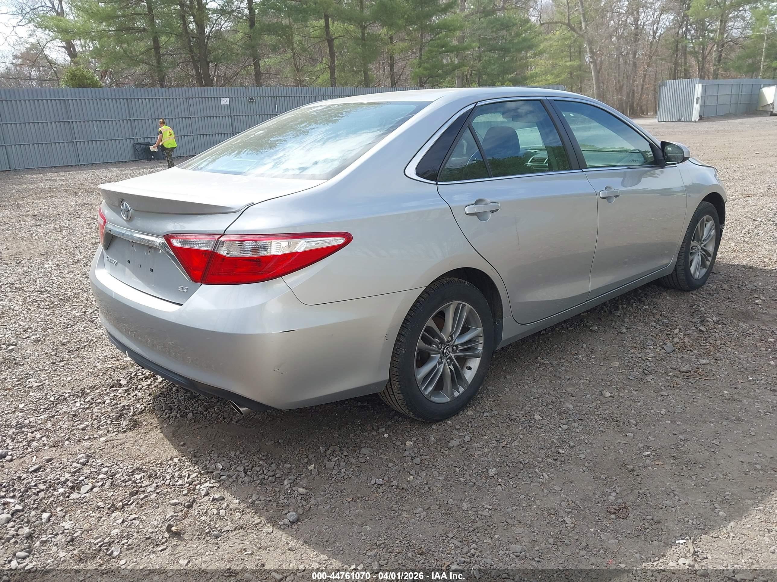 TOYOTA CAMRY image 4