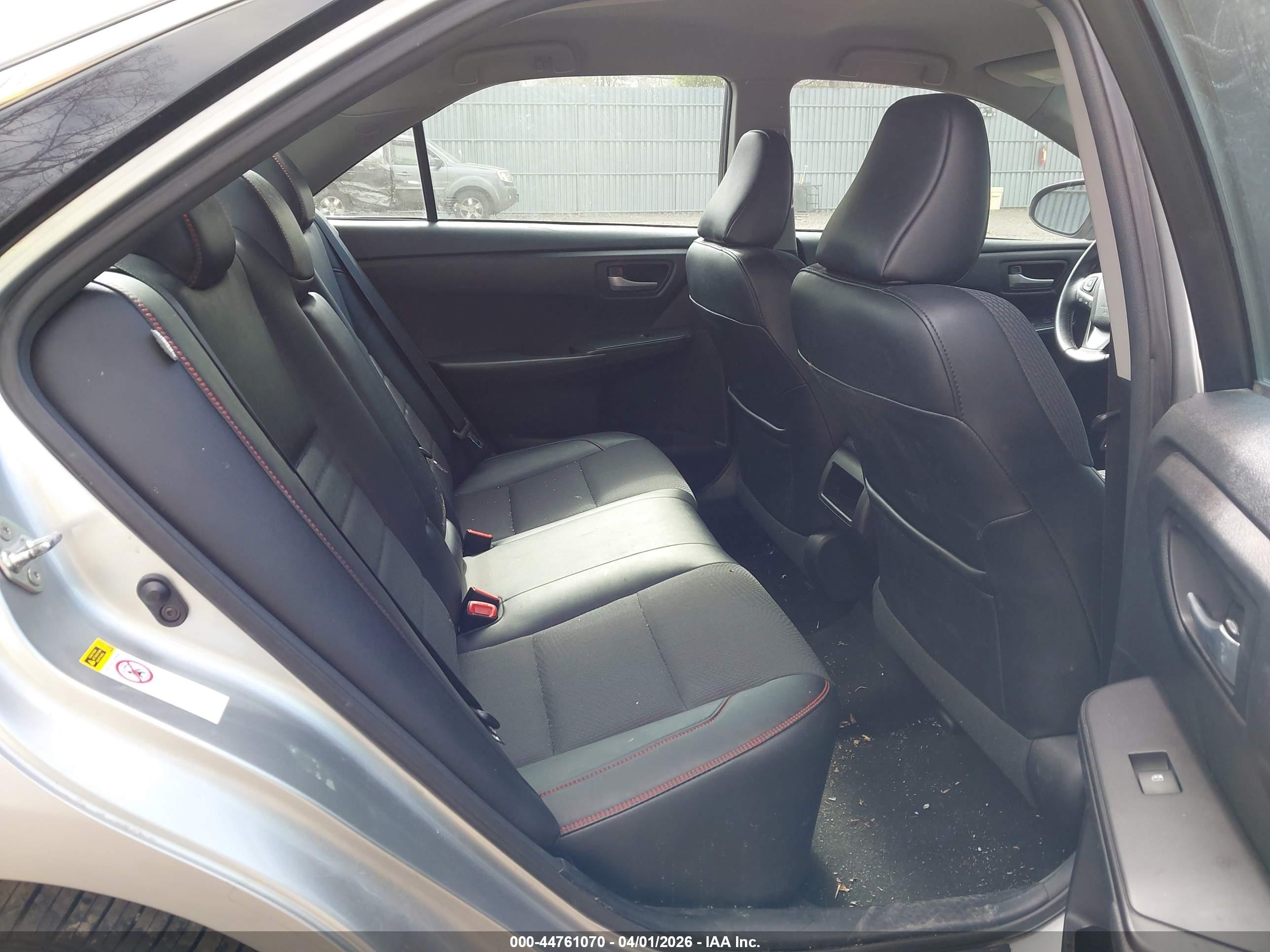TOYOTA CAMRY image 8