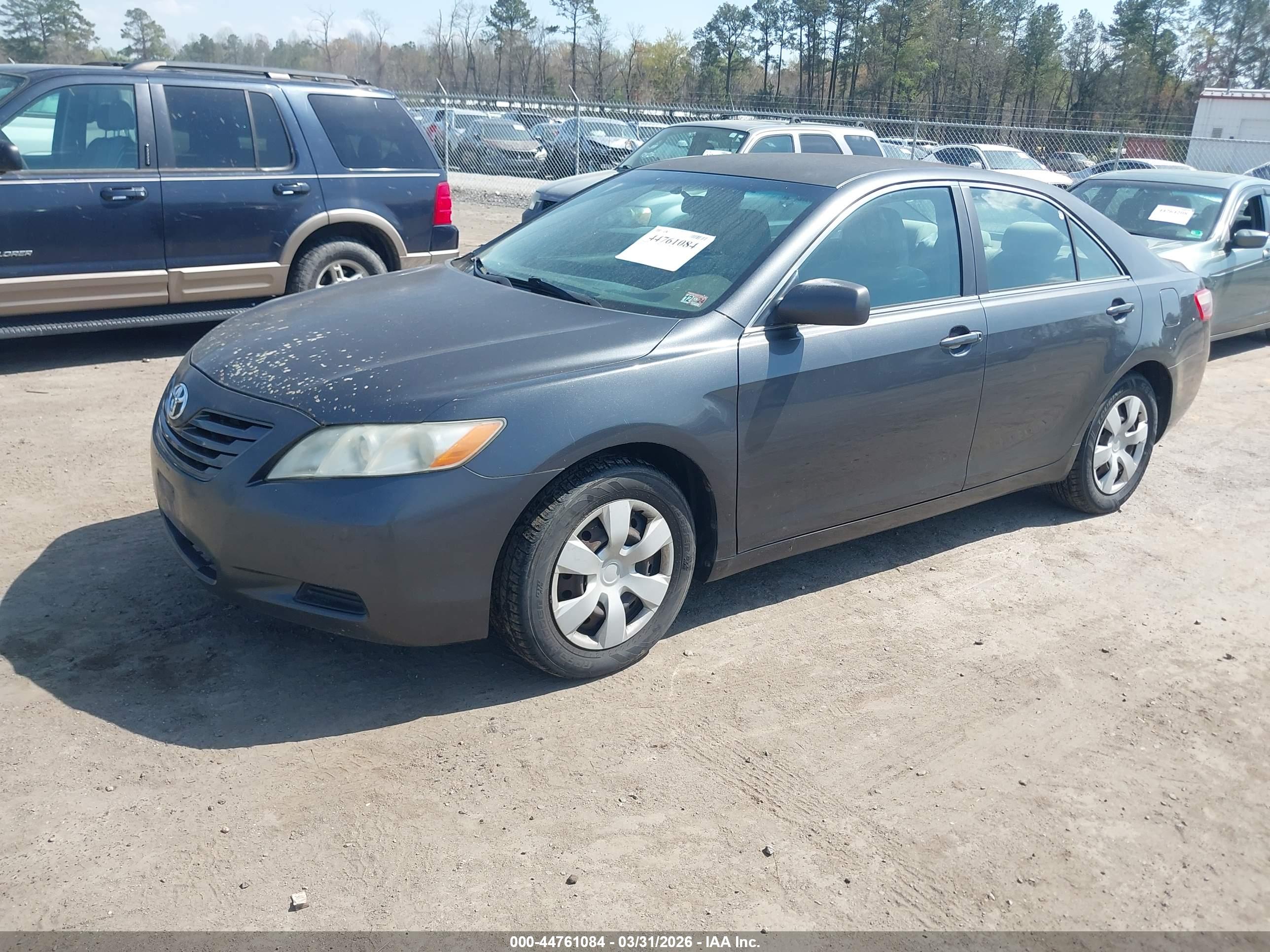 TOYOTA CAMRY image 2