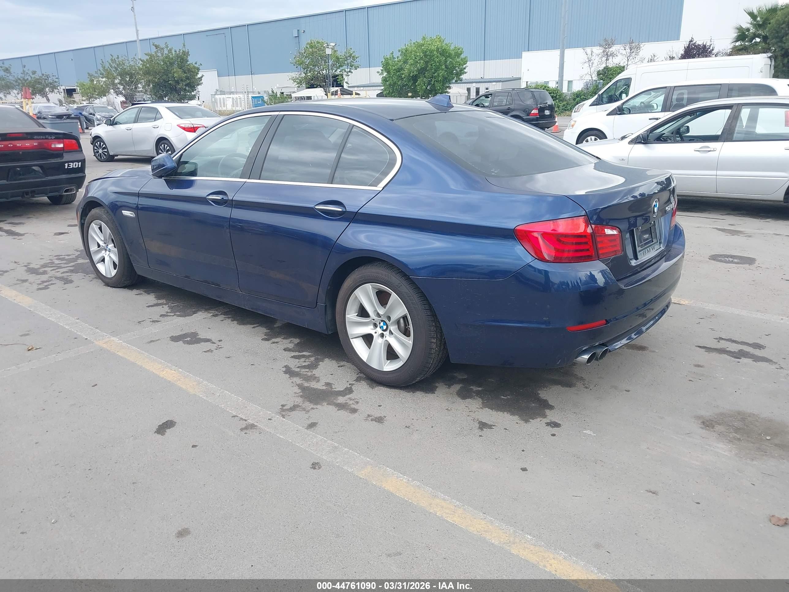 BMW 528I image 3