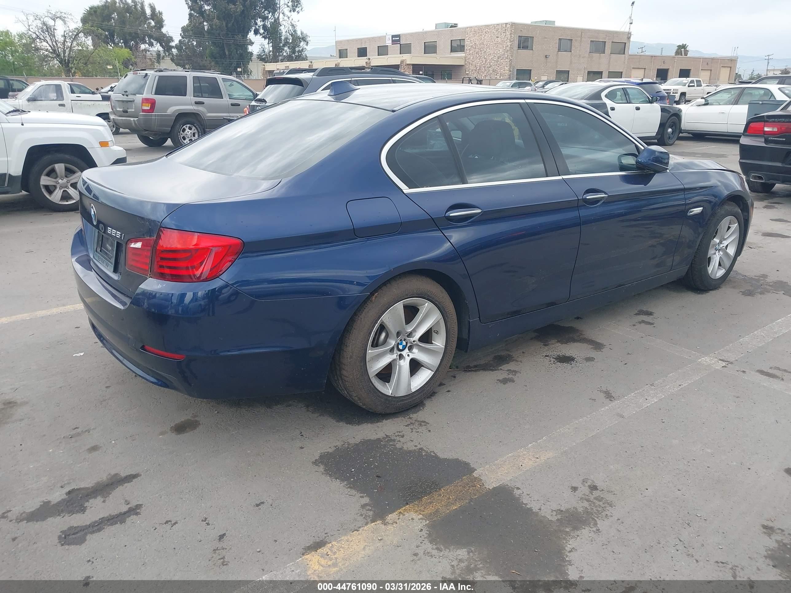 BMW 528I image 4