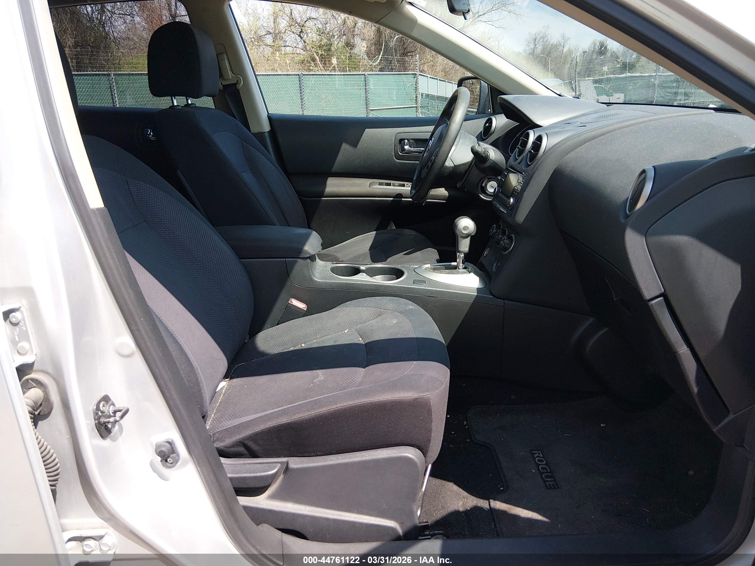 NISSAN ROGUE image 5