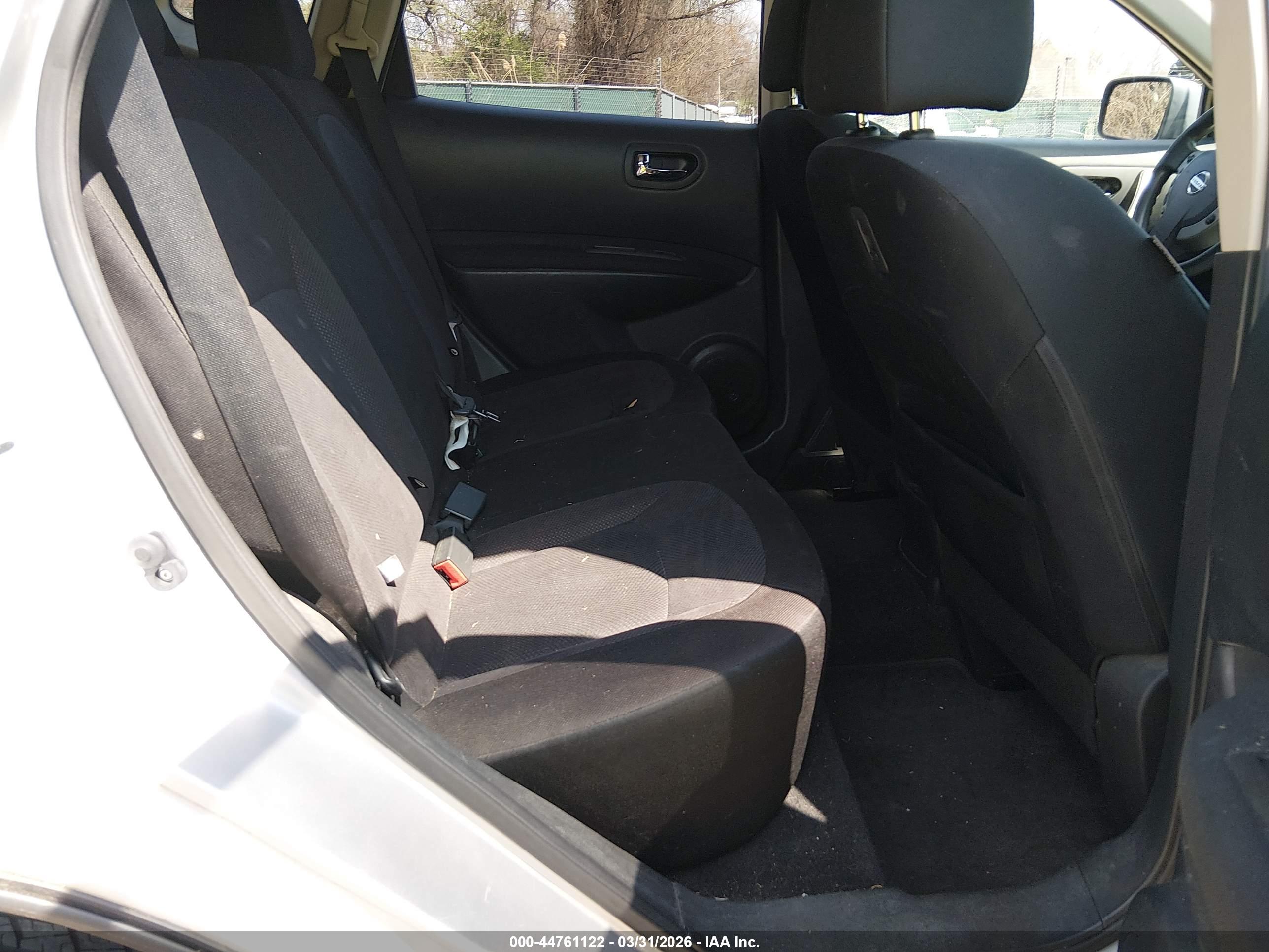 NISSAN ROGUE image 8