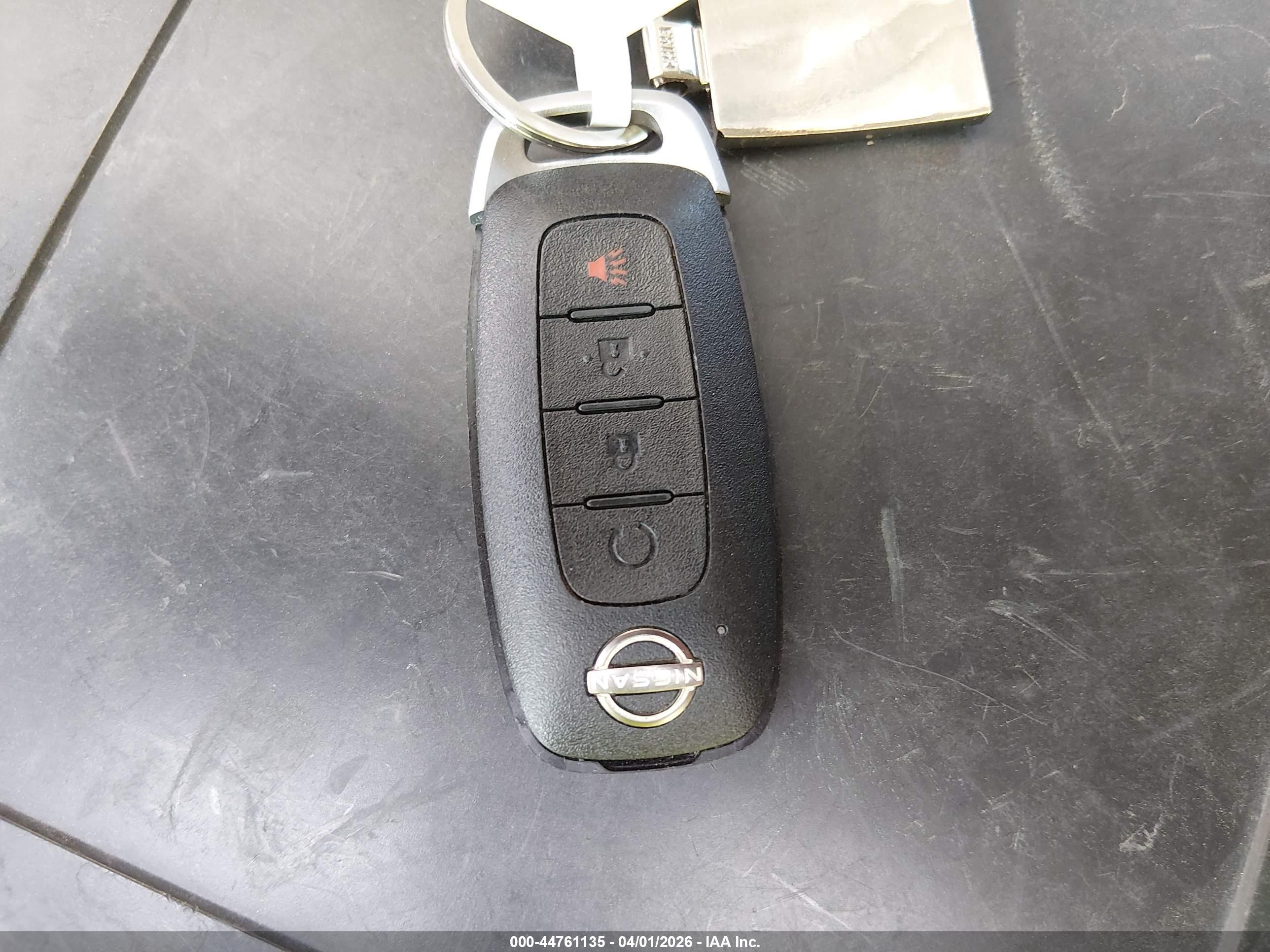 NISSAN ROGUE image 11
