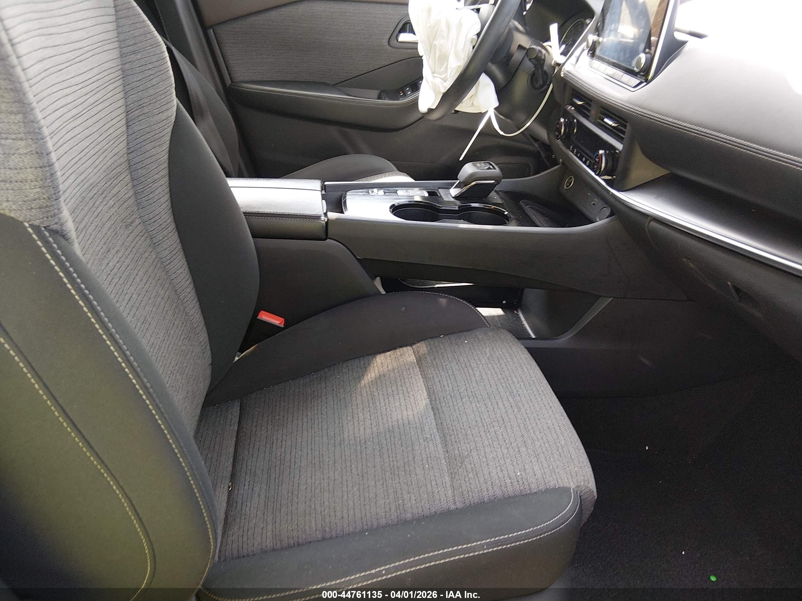 NISSAN ROGUE image 5