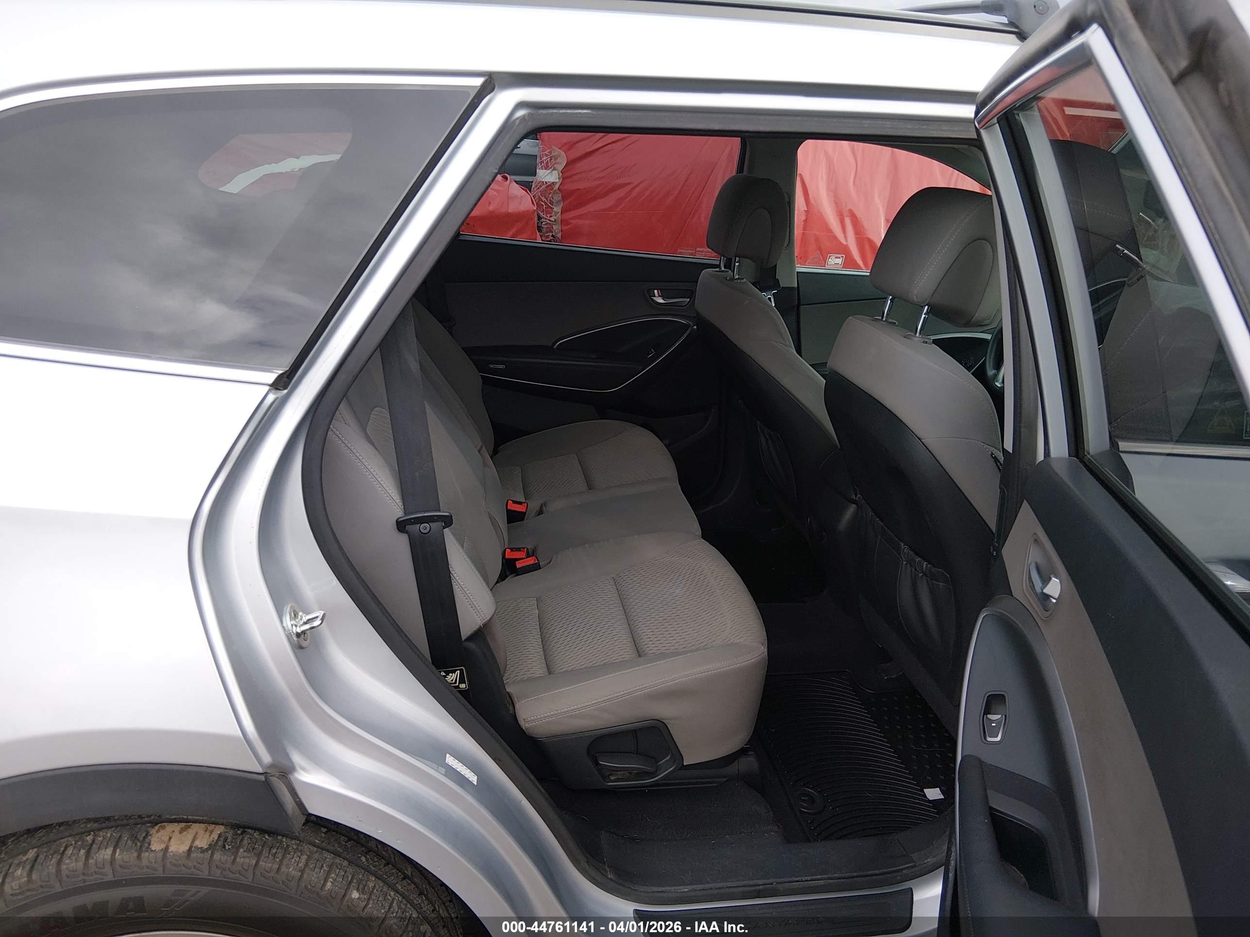 HYUNDAI SANTA image 8