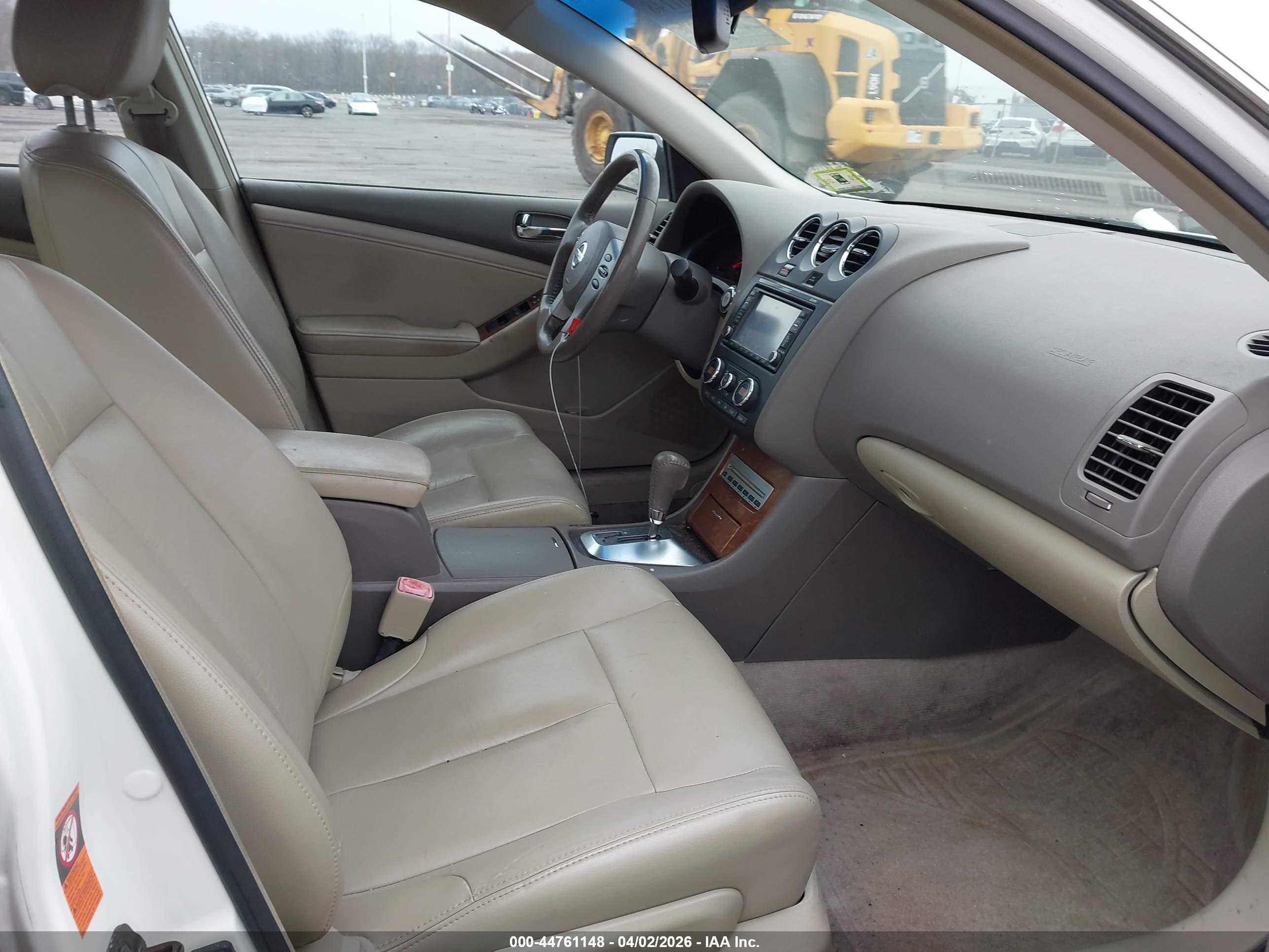 NISSAN ALTIMA image 5