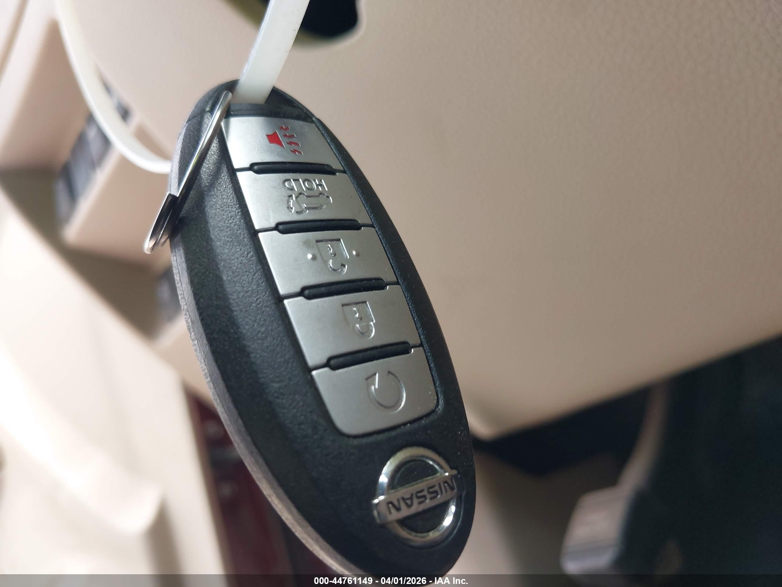 NISSAN ROGUE image 11
