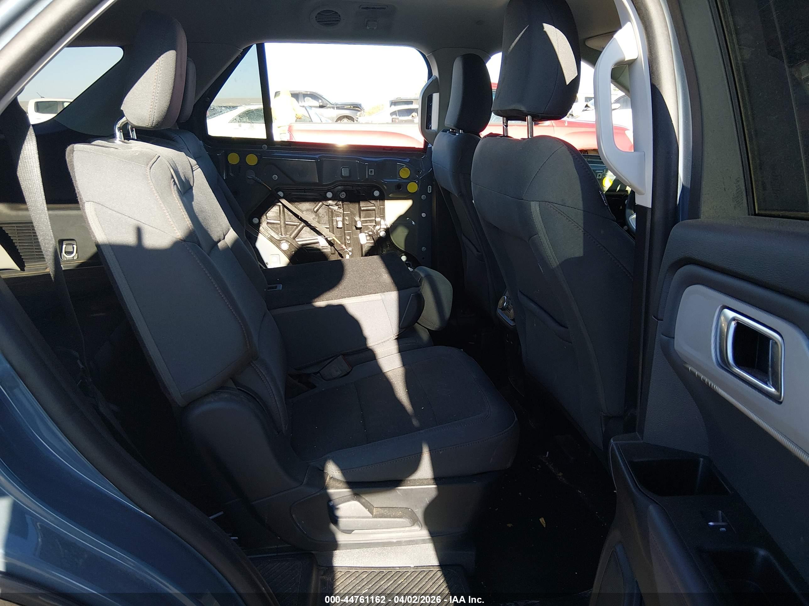 FORD EXPLORER image 8