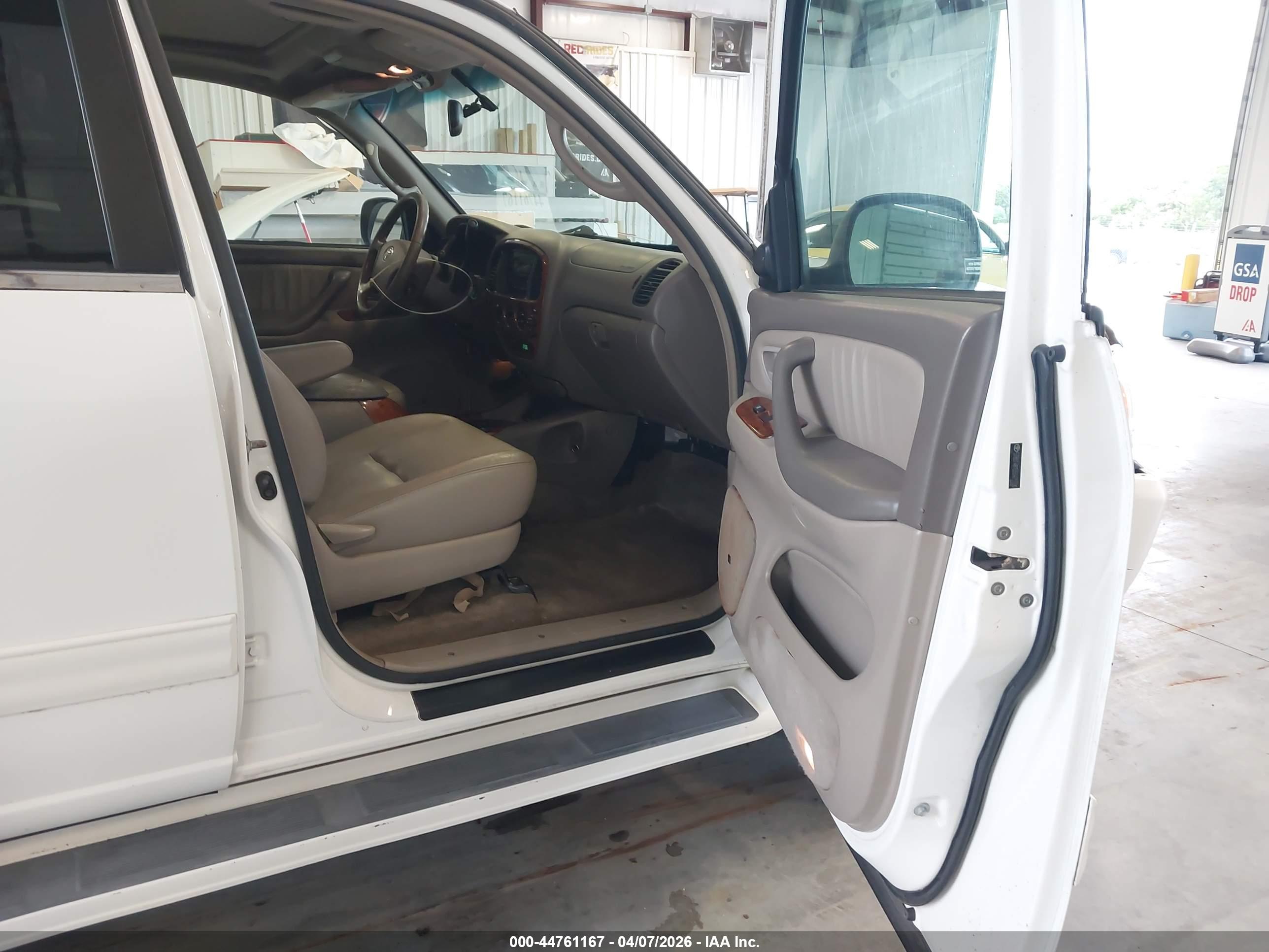 TOYOTA TUNDRA image 5