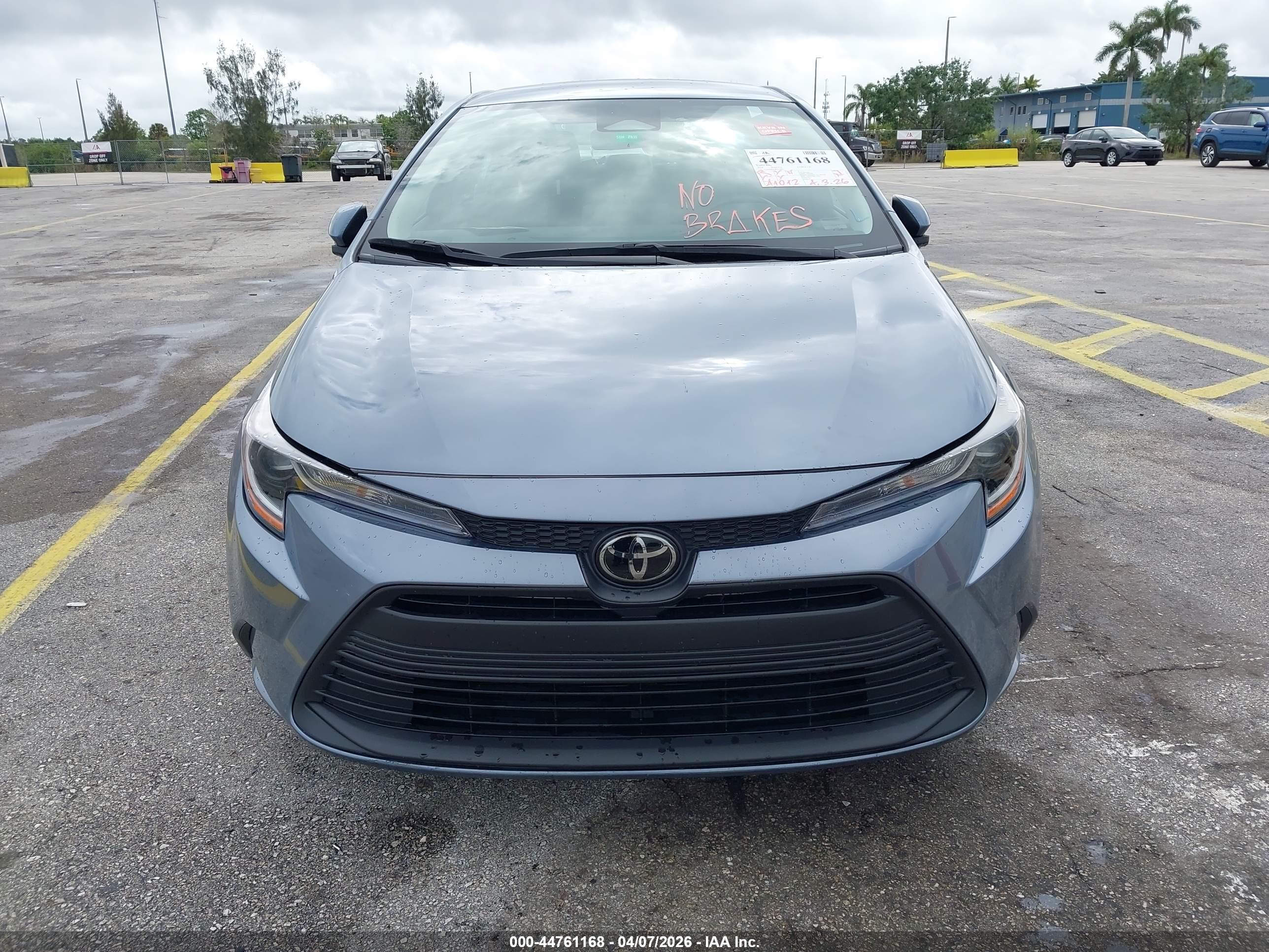 TOYOTA COROLLA image 6