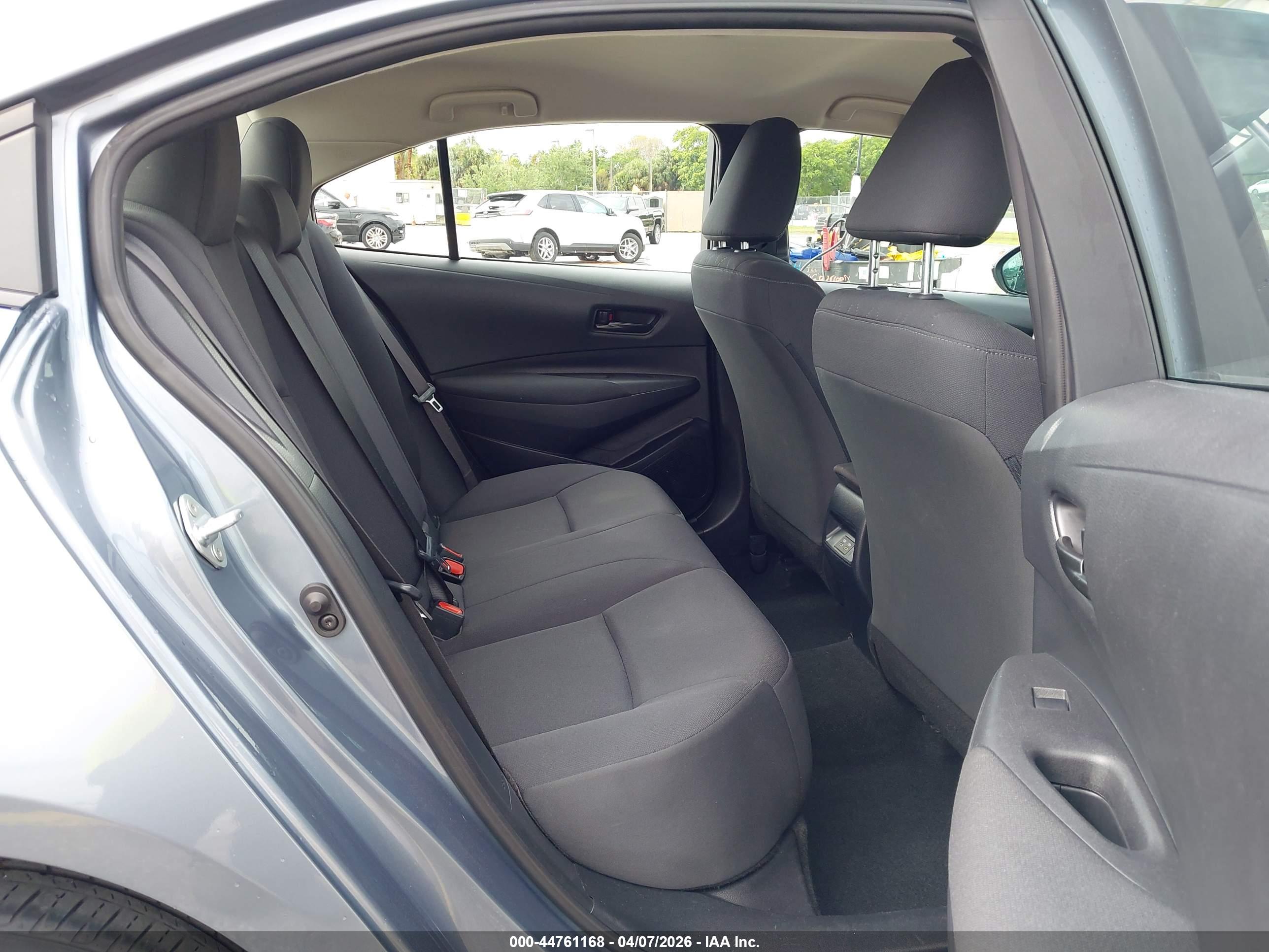 TOYOTA COROLLA image 8