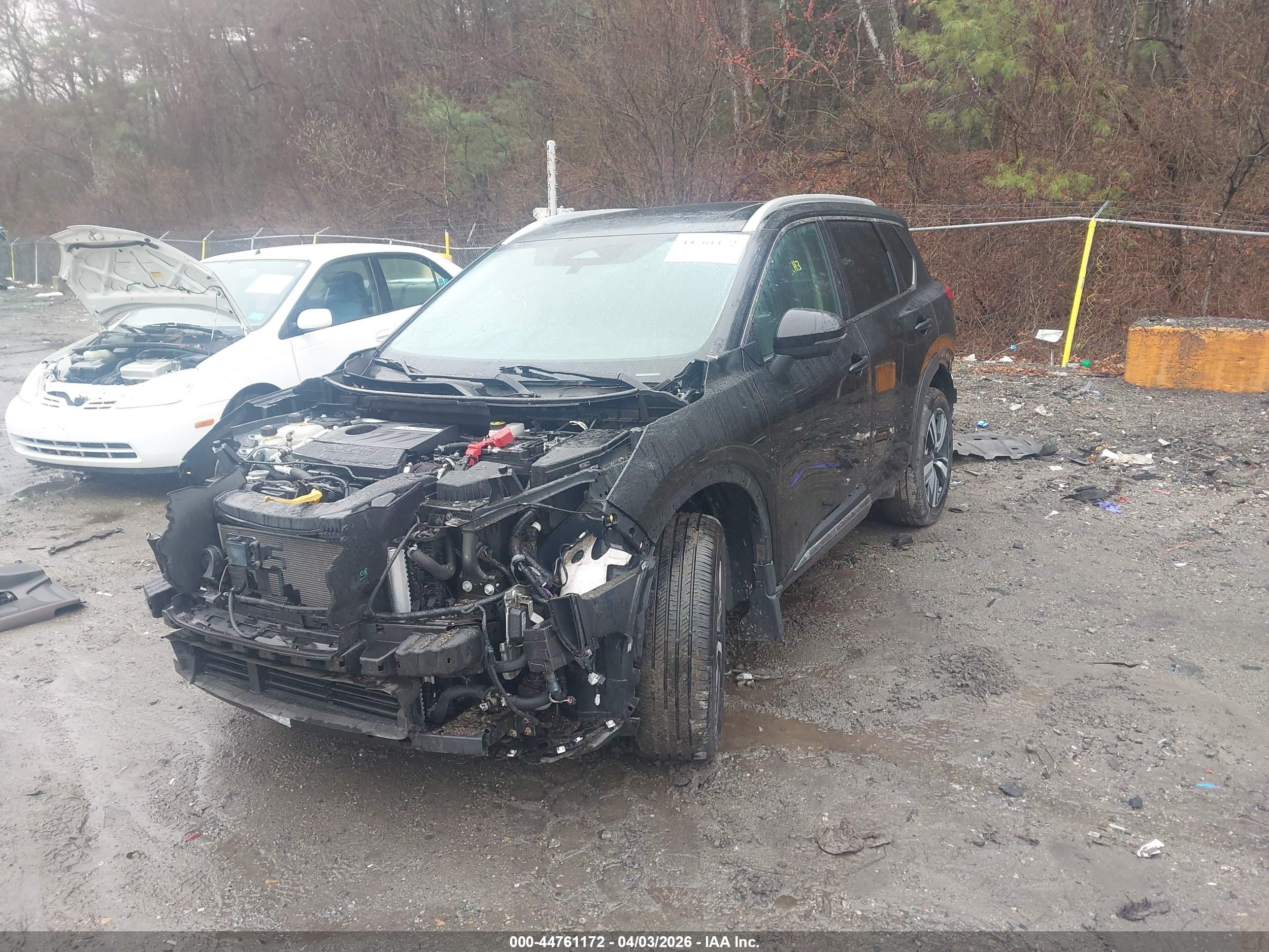 NISSAN ROGUE image 2