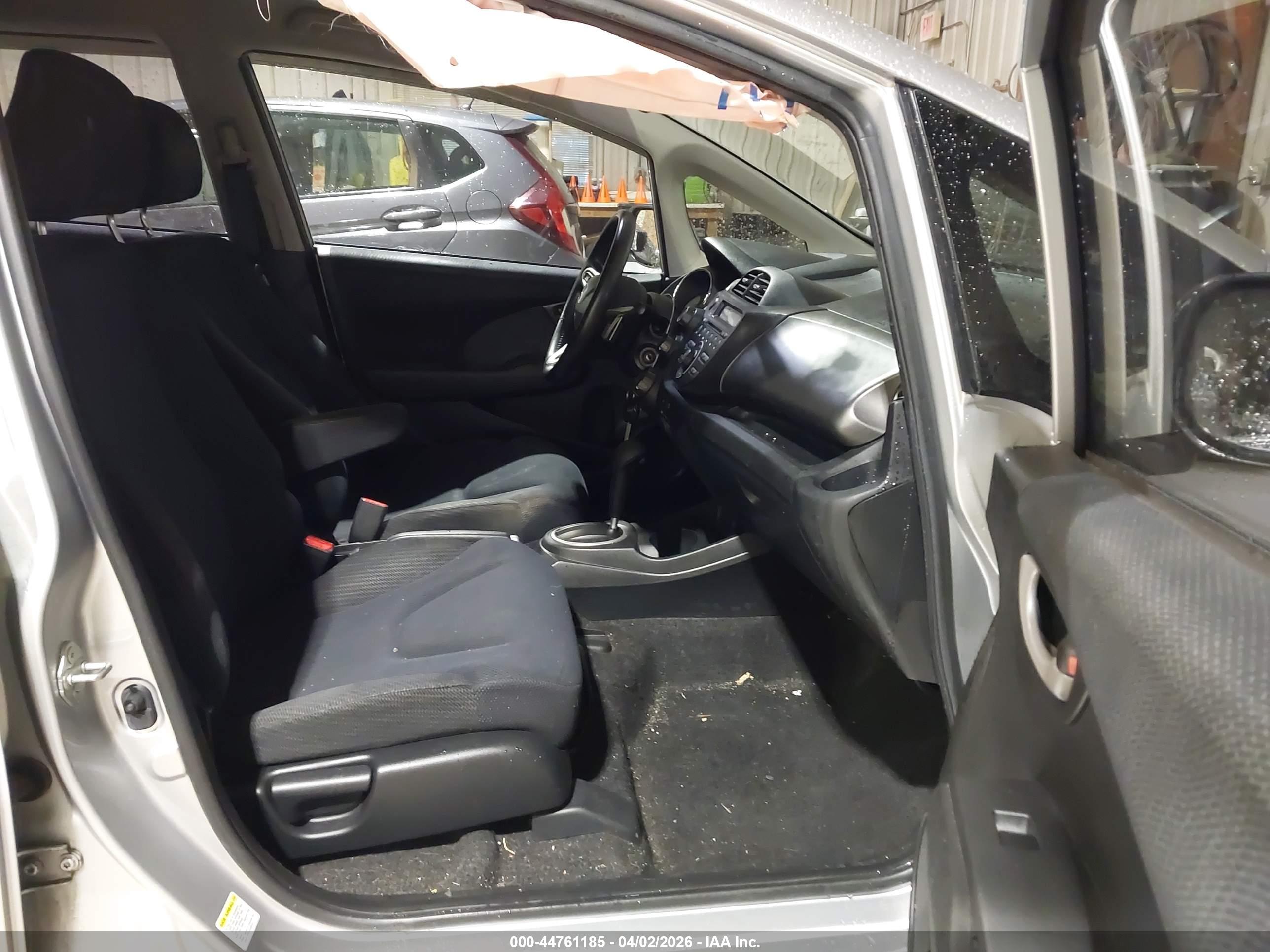 HONDA FIT image 5