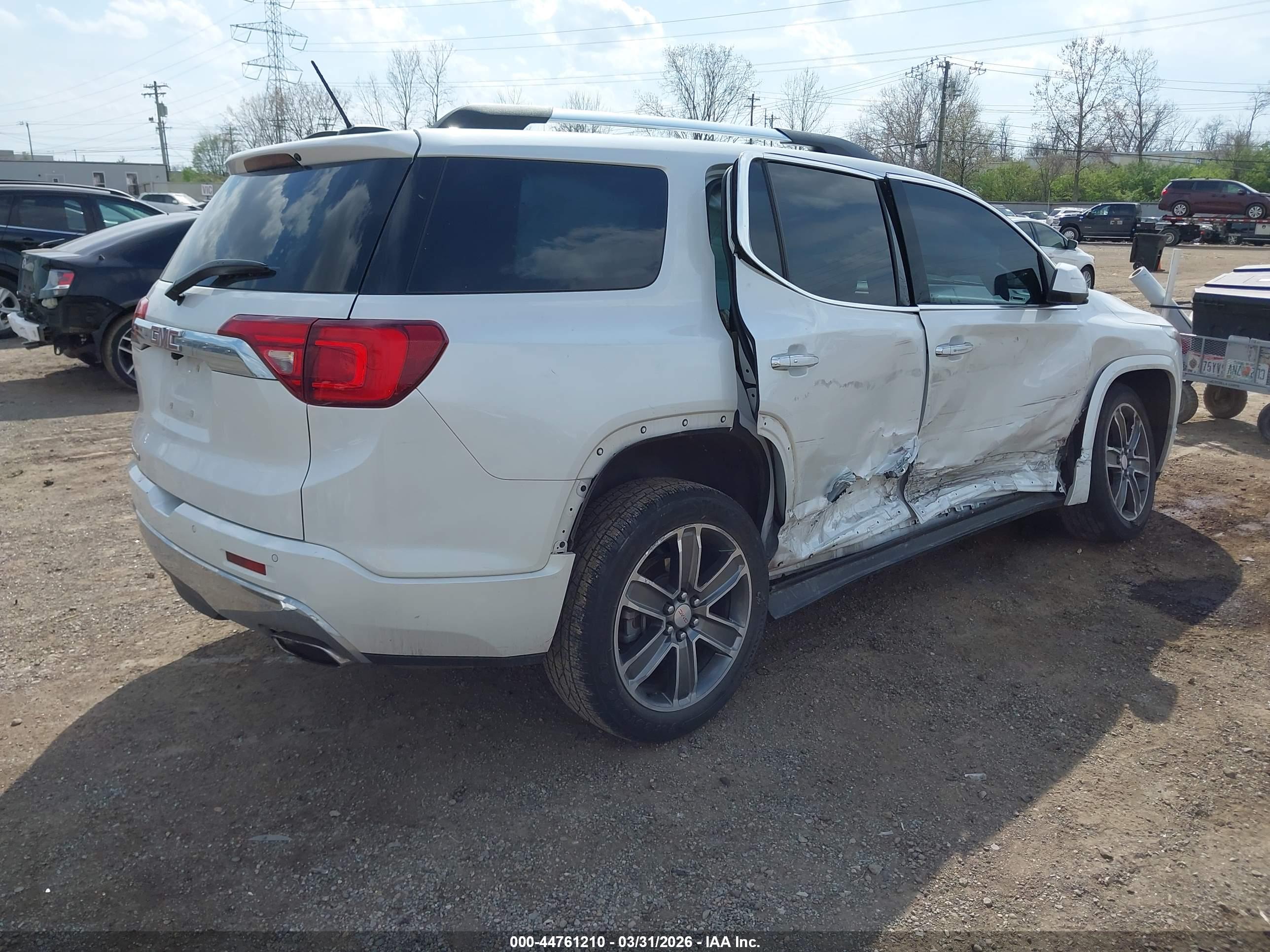 GMC ACADIA image 4