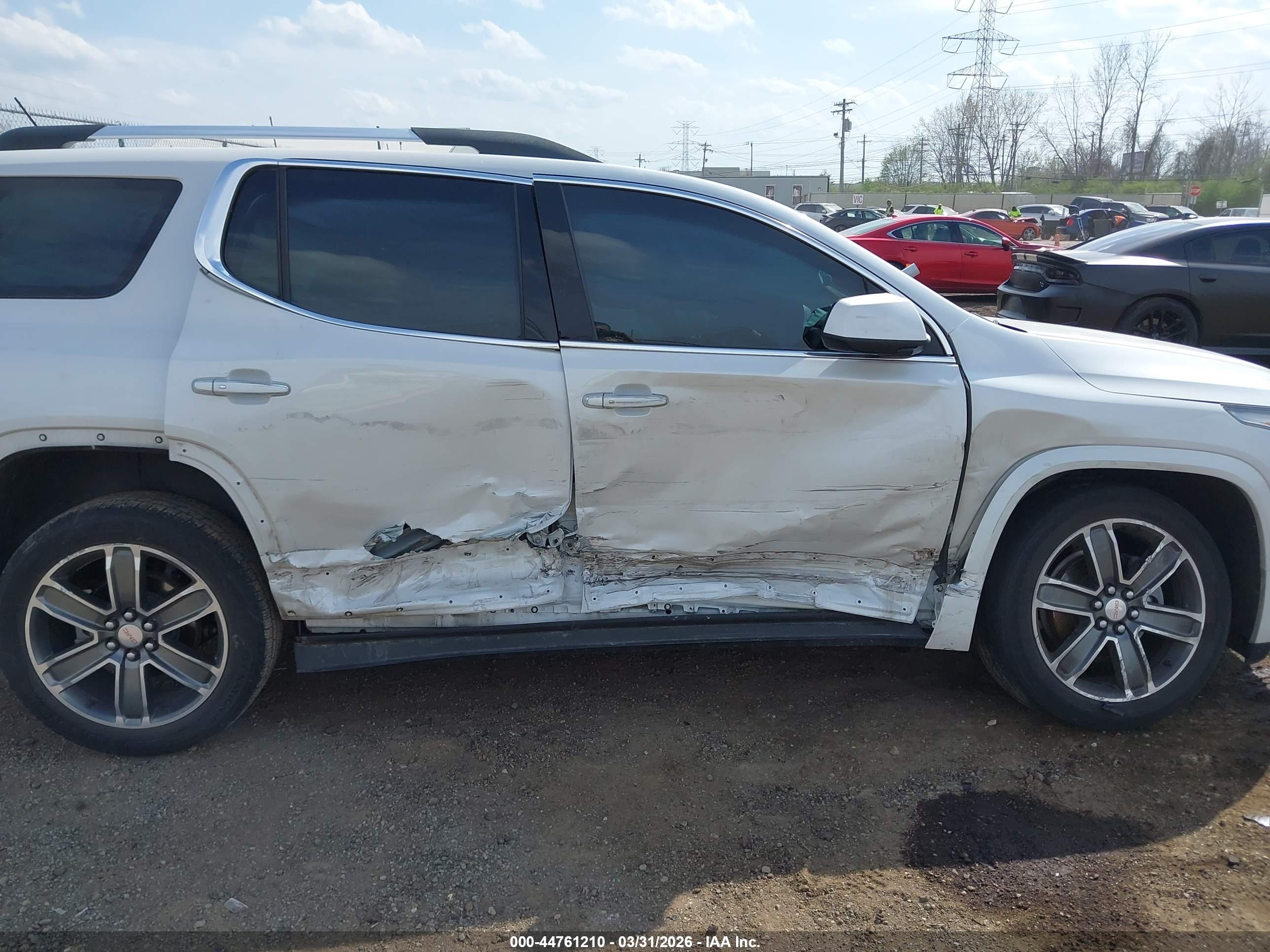 GMC ACADIA image 6