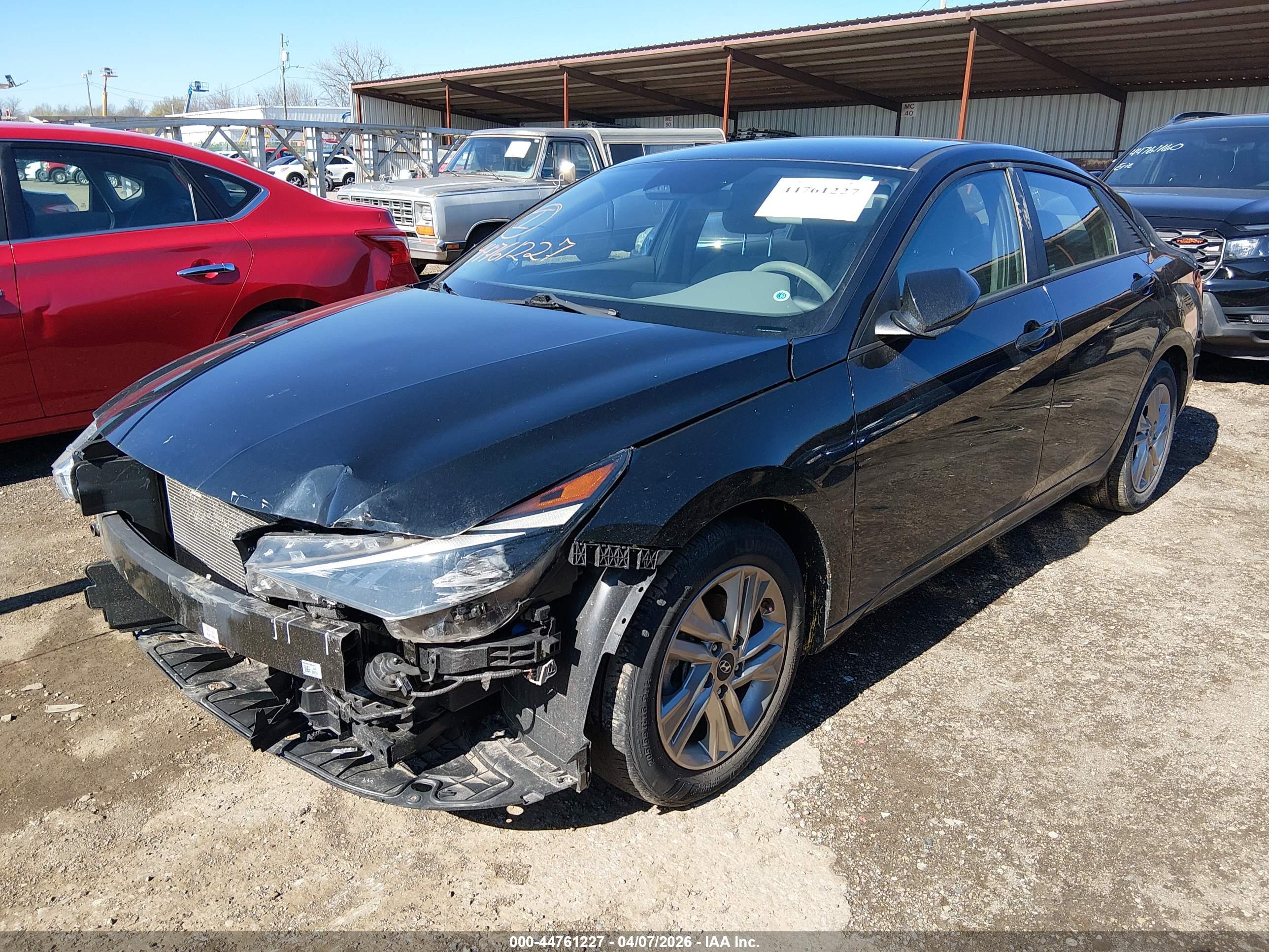HYUNDAI ELANTRA image 2