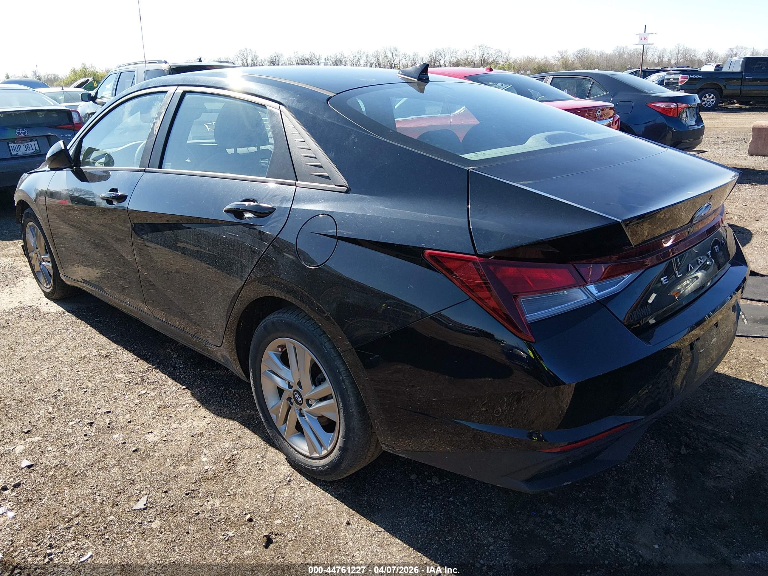 HYUNDAI ELANTRA image 3