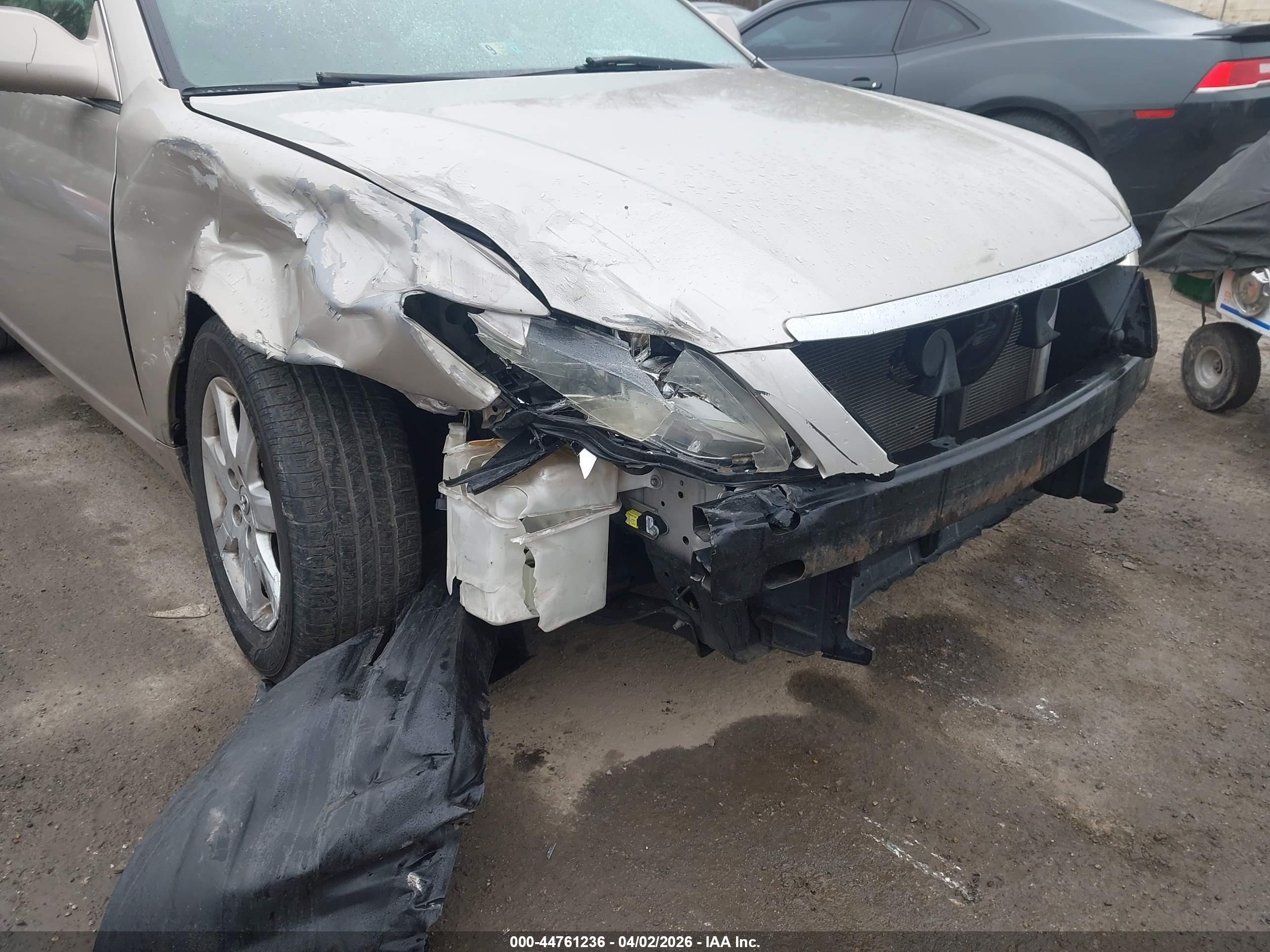 TOYOTA AVALON image 6