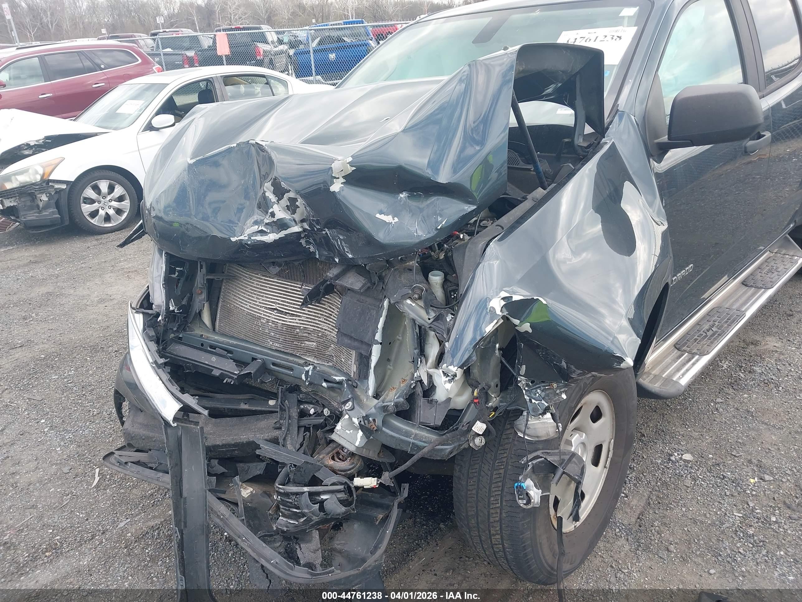 CHEVROLET COLORADO image 6