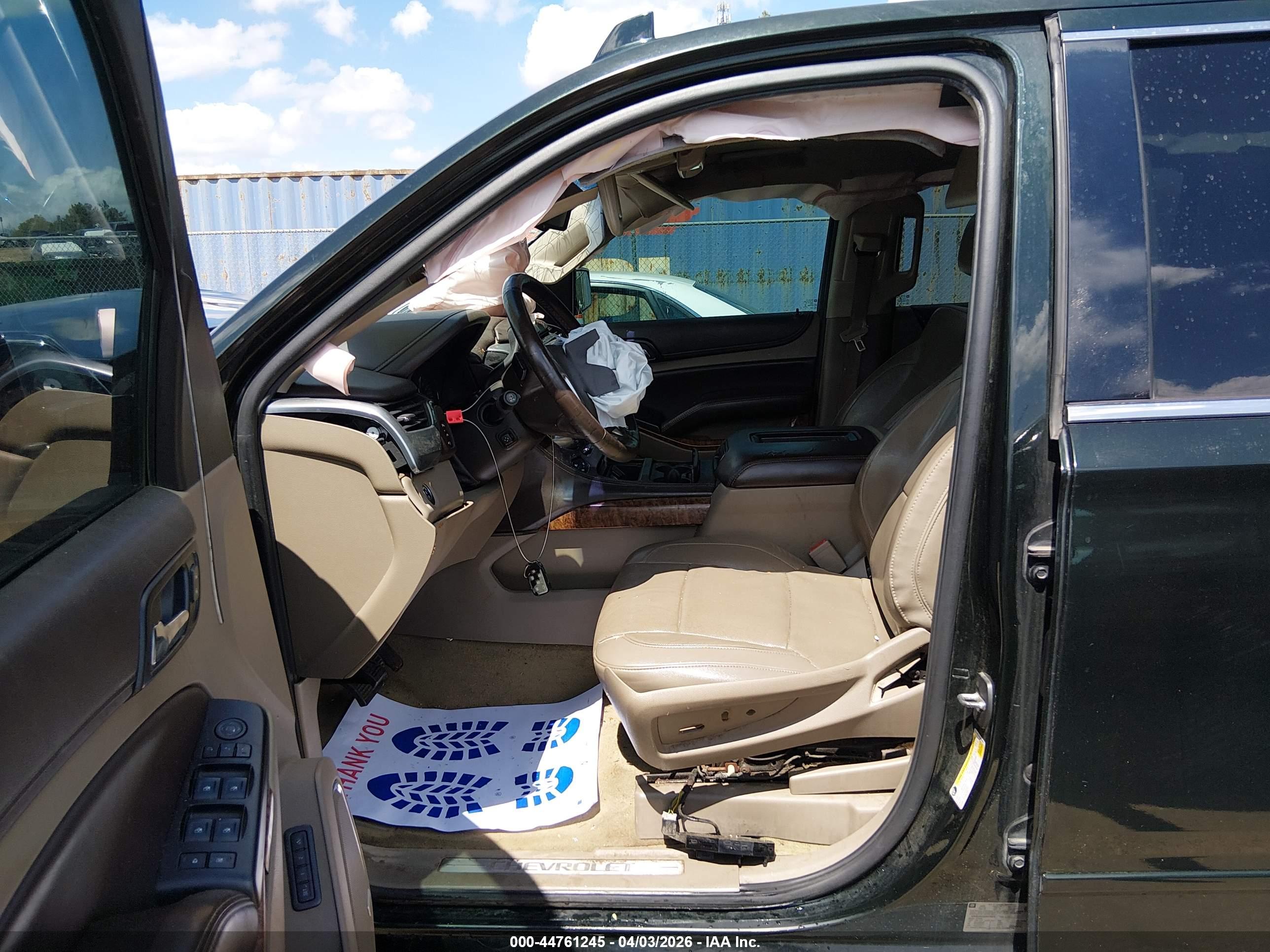 CHEVROLET SUBURBAN image 5