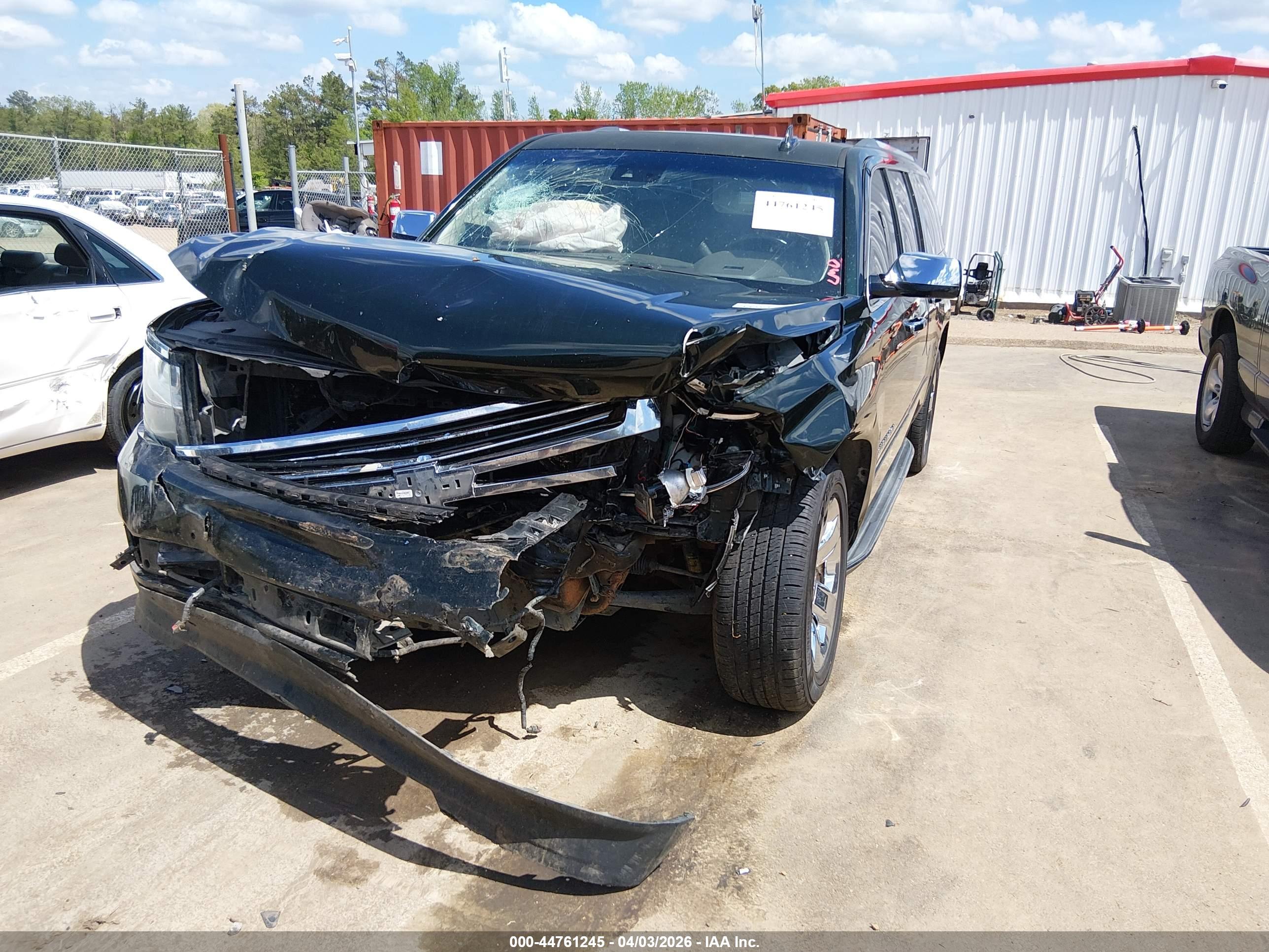 CHEVROLET SUBURBAN image 6
