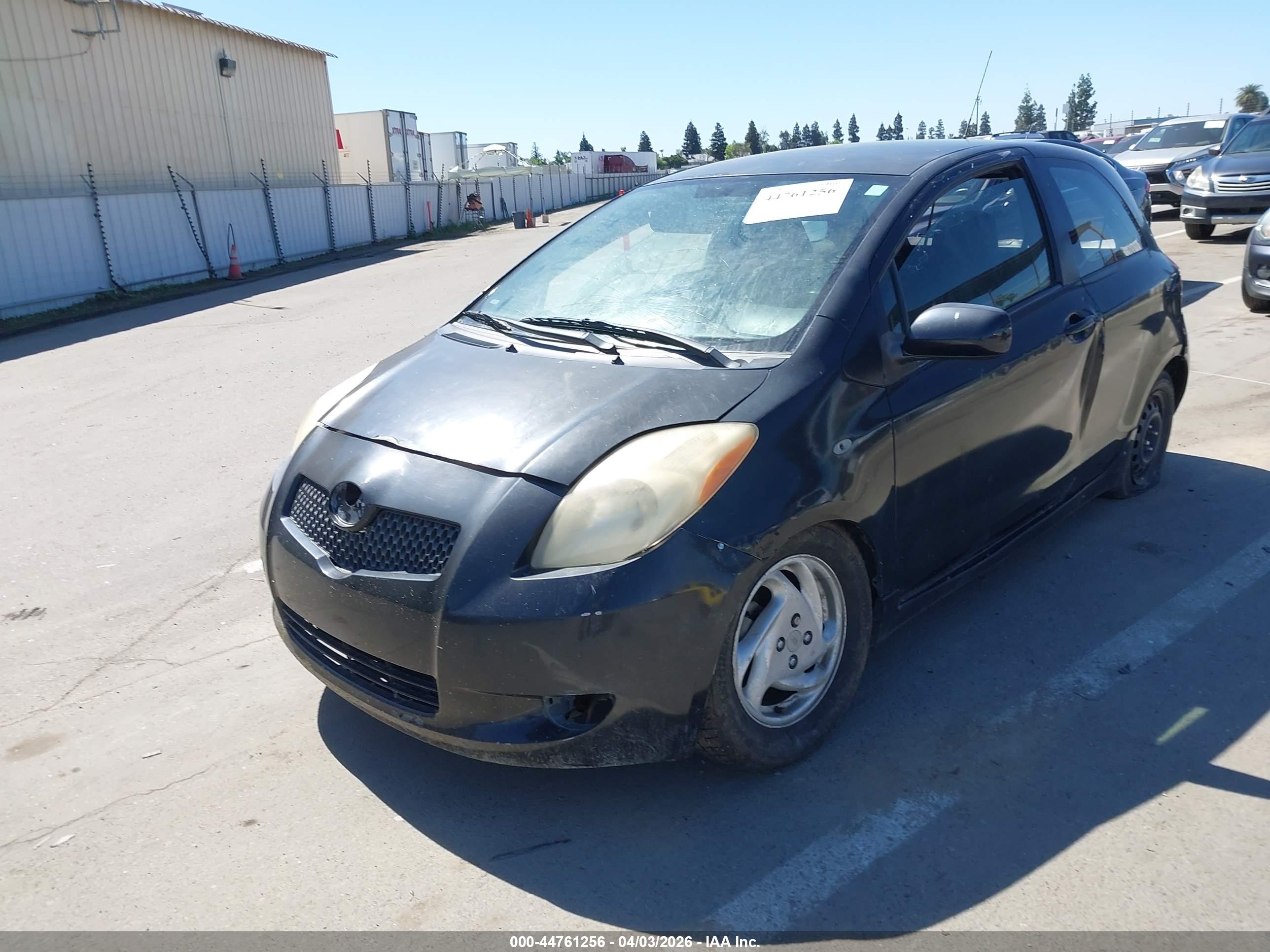 TOYOTA YARIS image 2