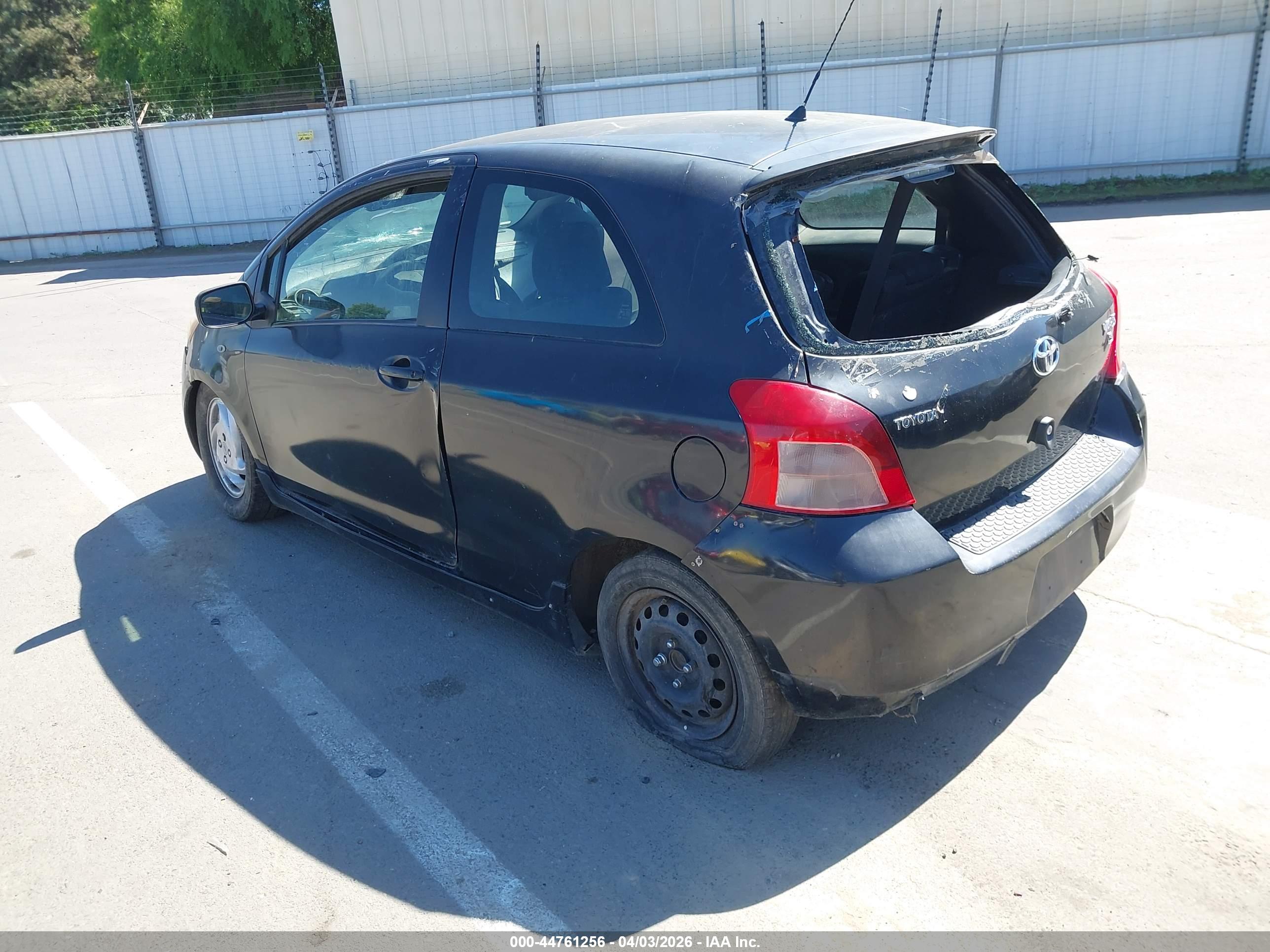 TOYOTA YARIS image 3