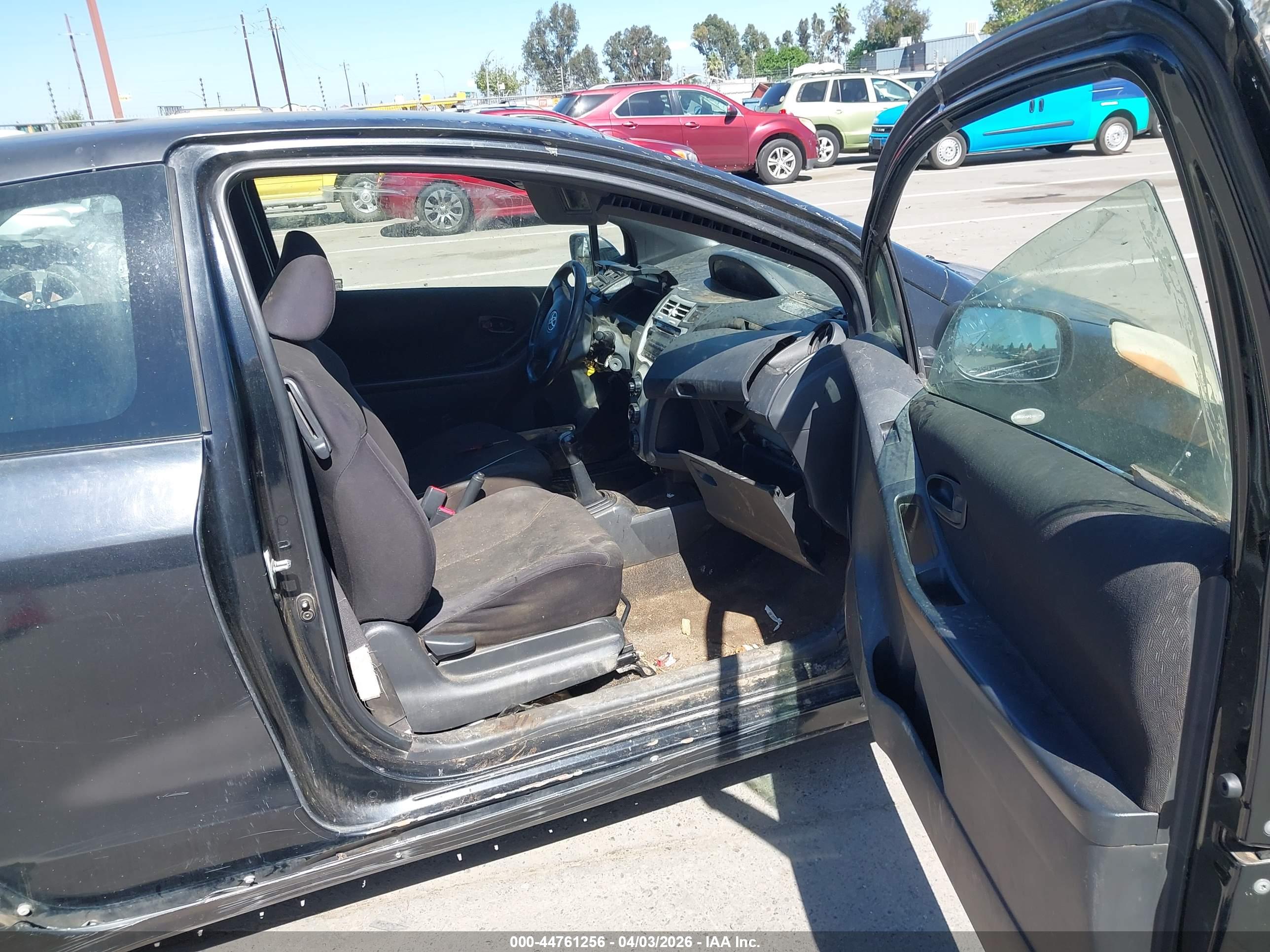 TOYOTA YARIS image 5